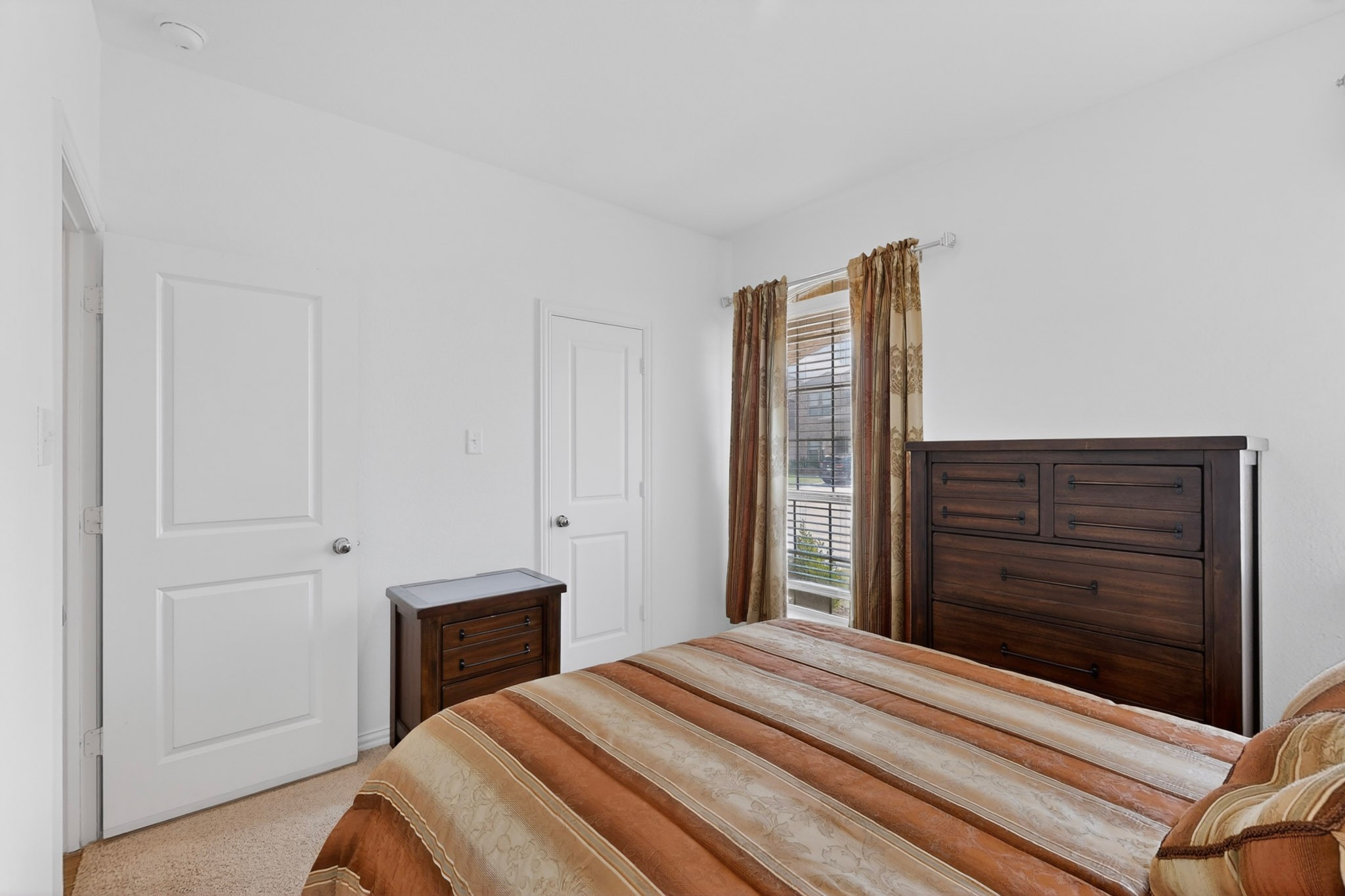 3401 Kingsview Drive