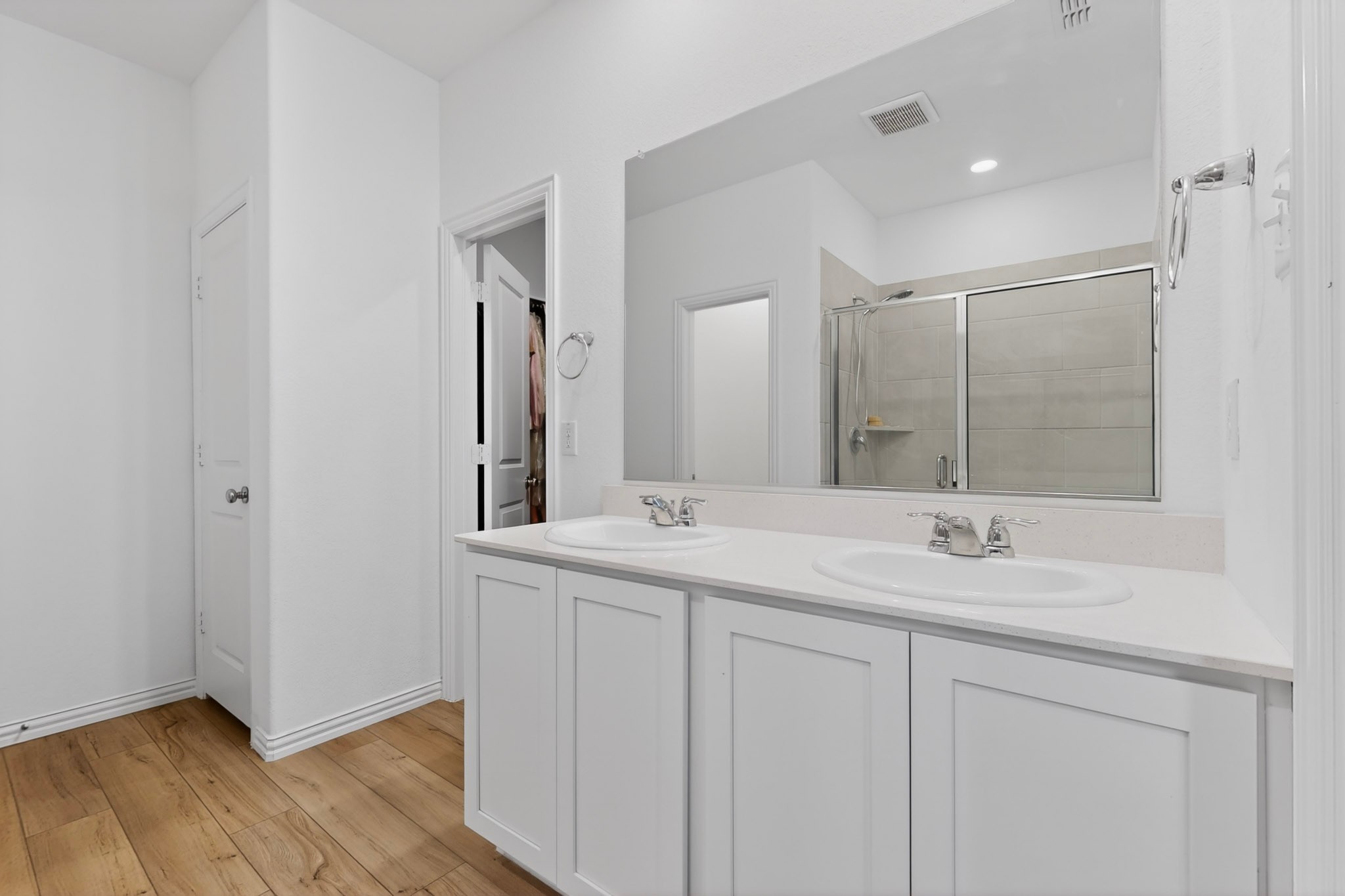 3401 Kingsview Drive