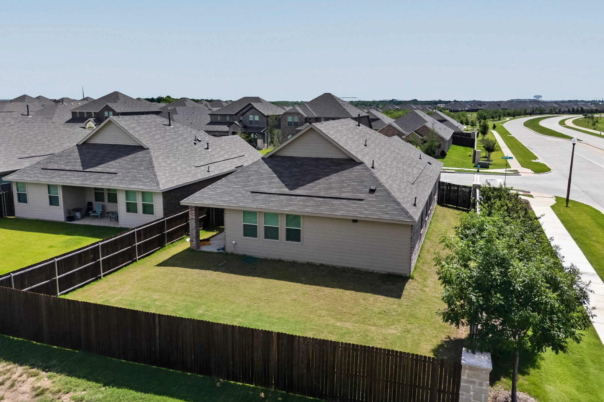 3401 Kingsview Drive