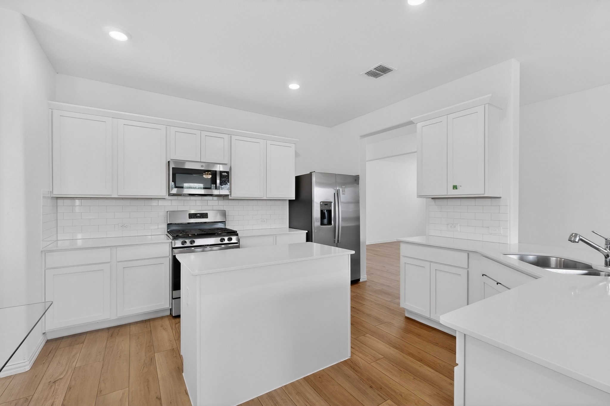 3401 Kingsview Drive