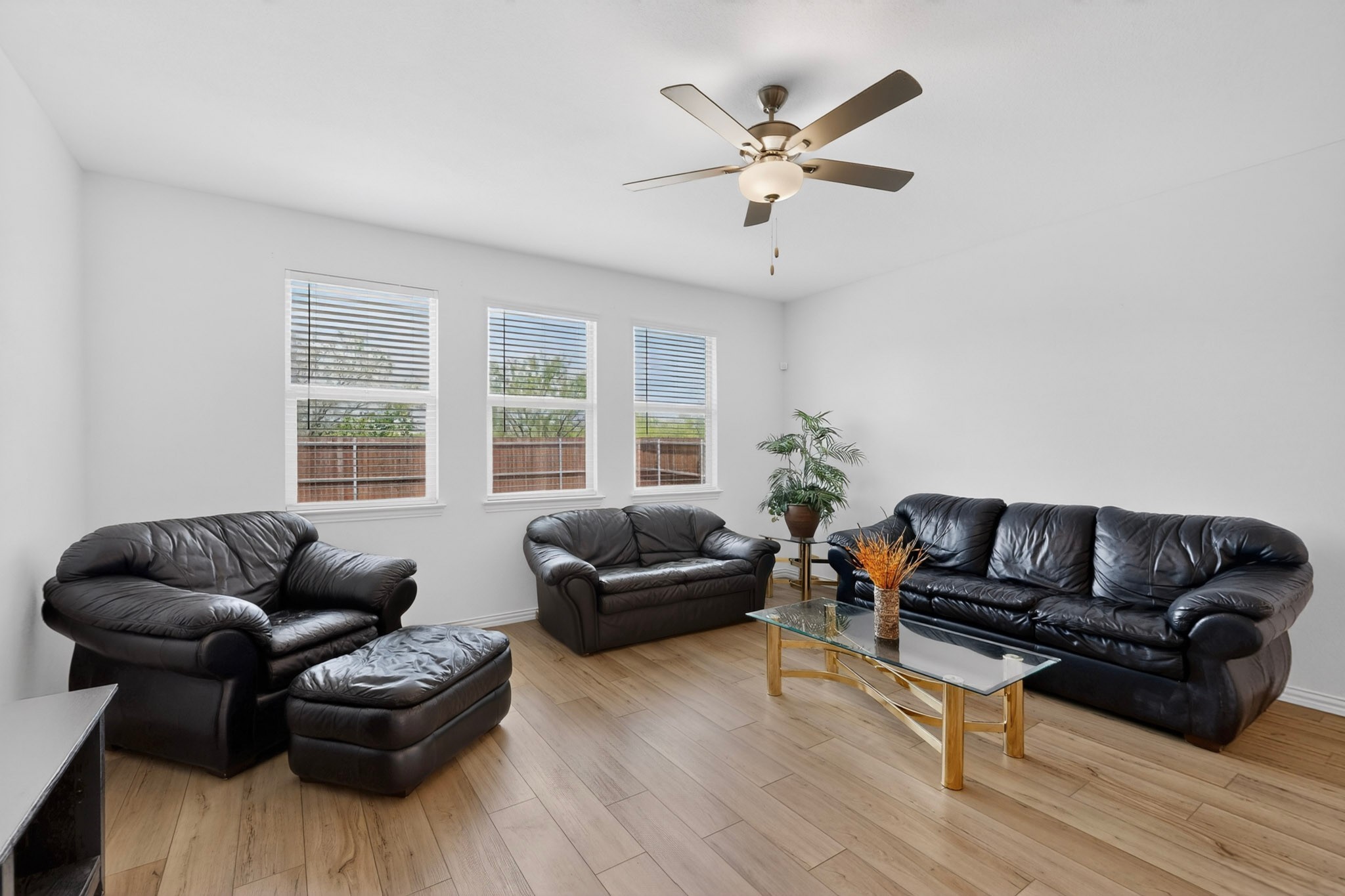 3401 Kingsview Drive
