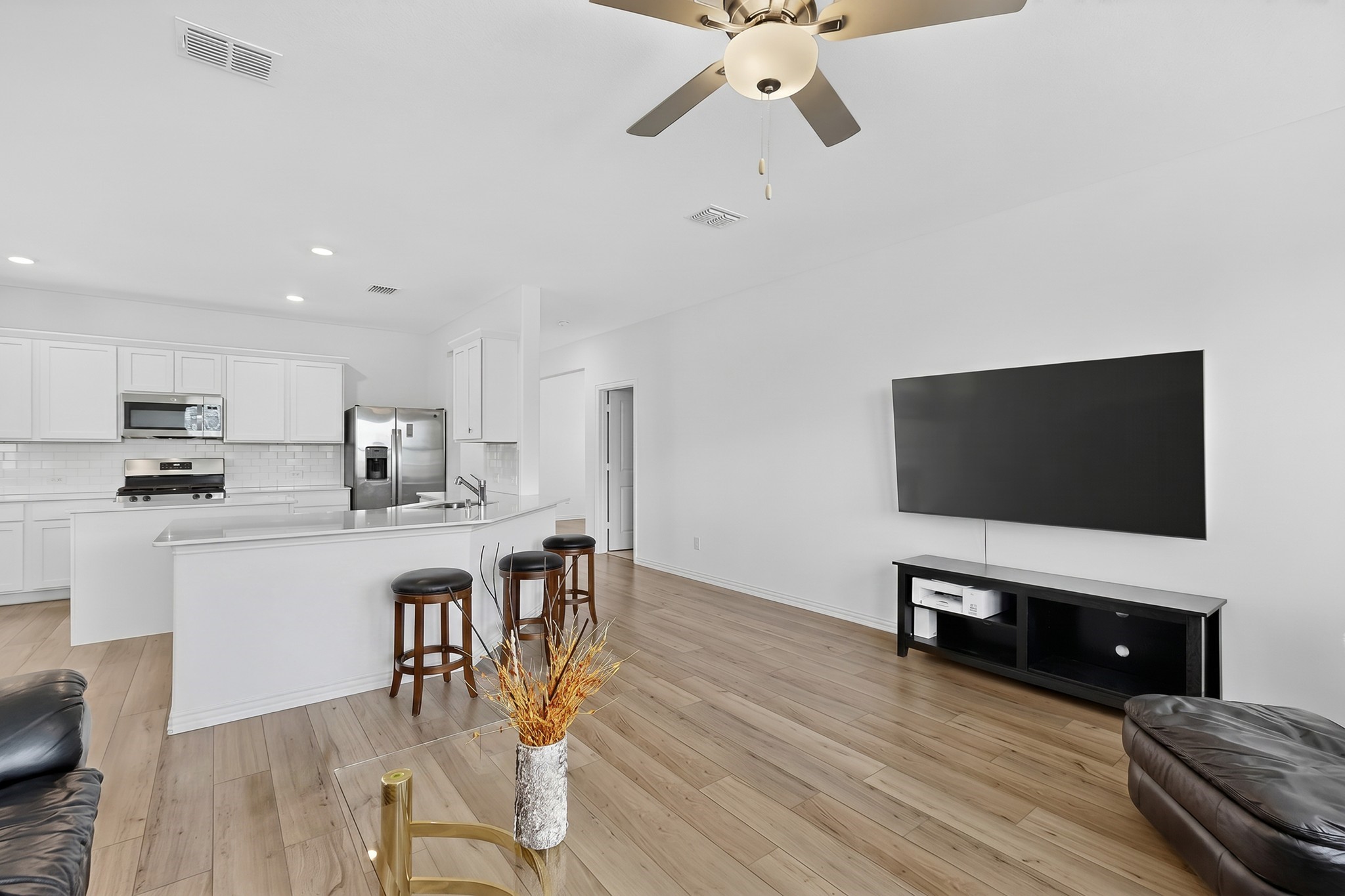 3401 Kingsview Drive