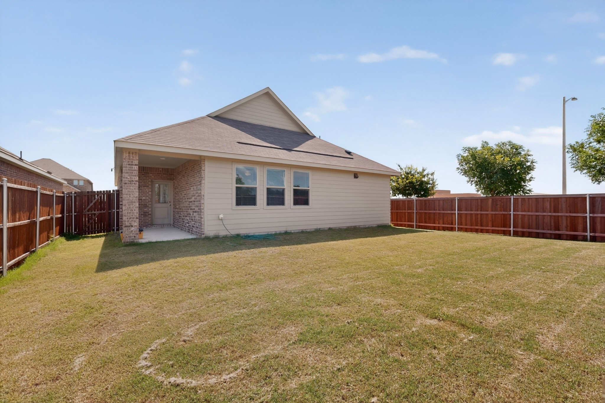 3401 Kingsview Drive