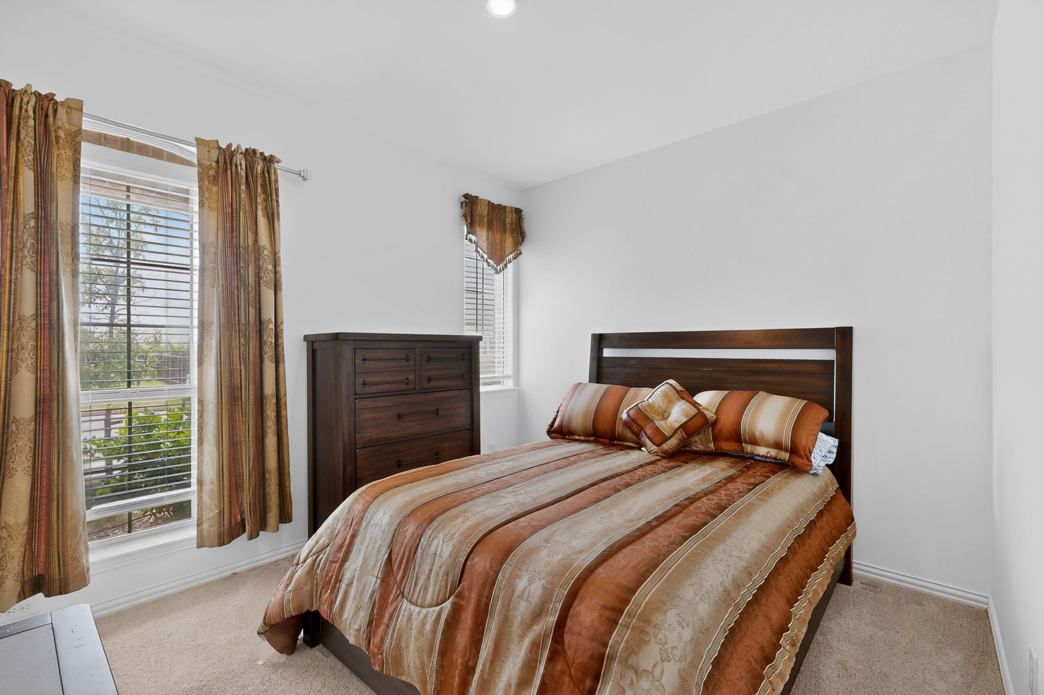 3401 Kingsview Drive