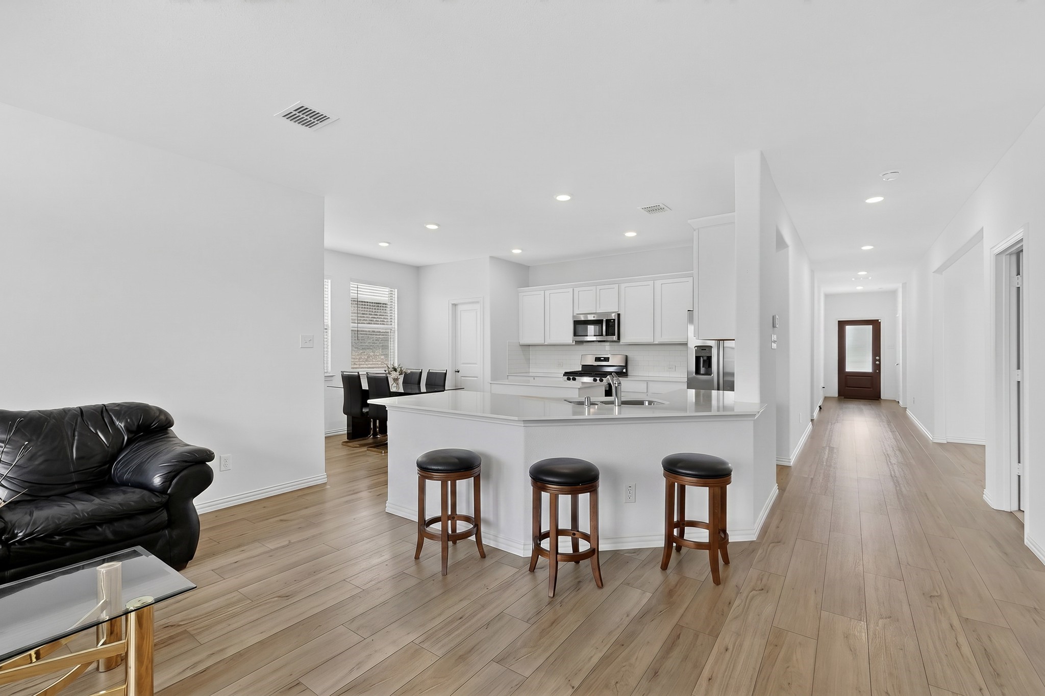 3401 Kingsview Drive