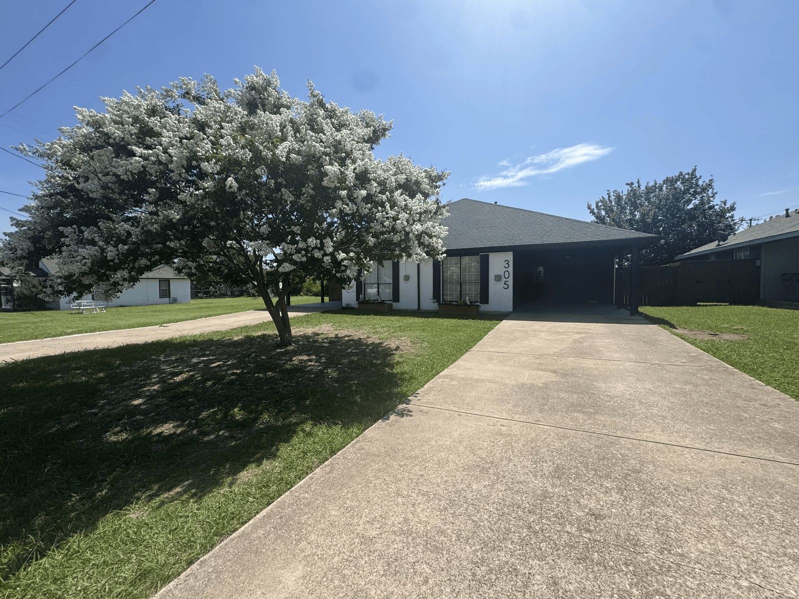 305 N Arizona Drive 305