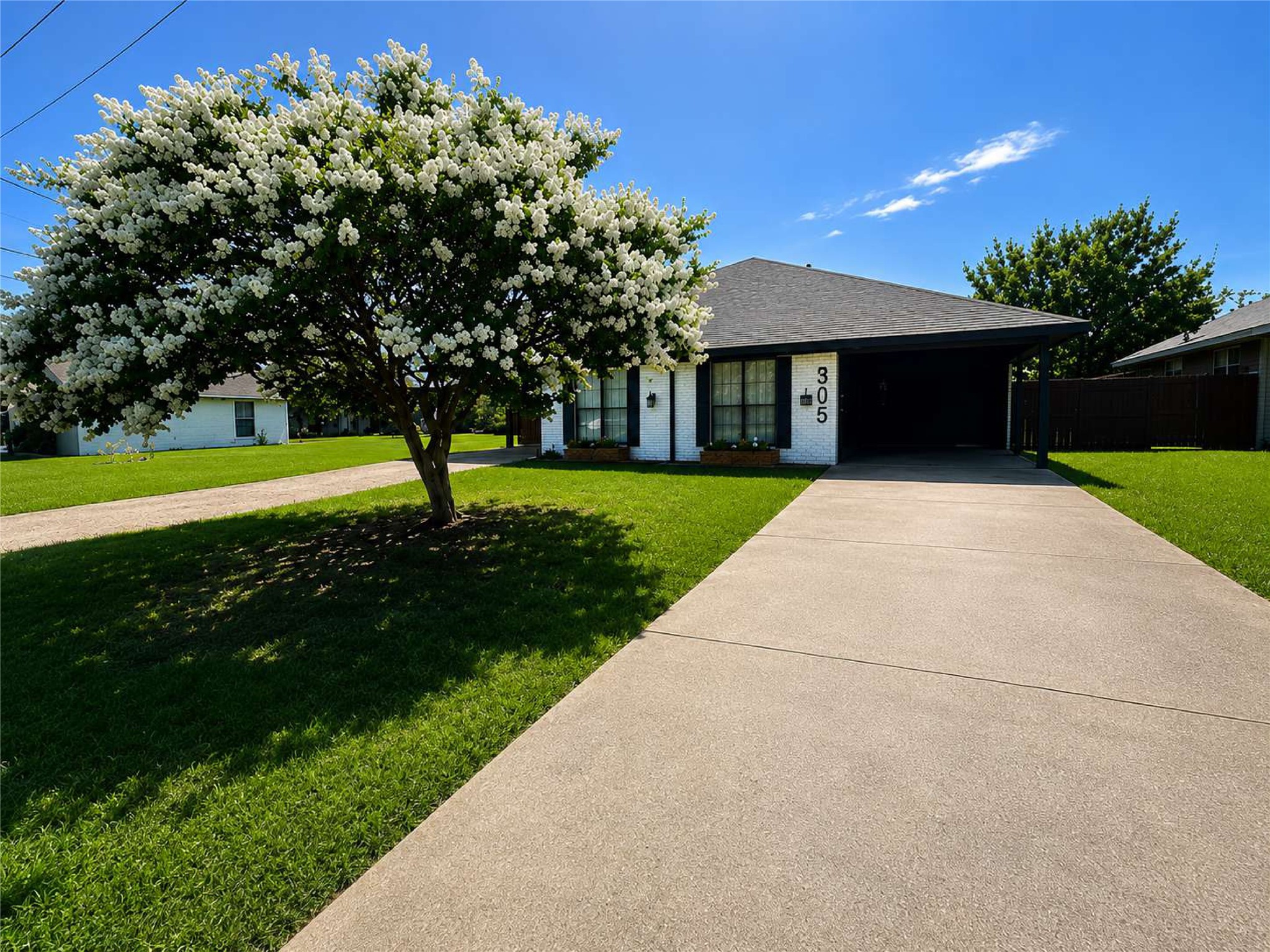 305 N Arizona Drive 307