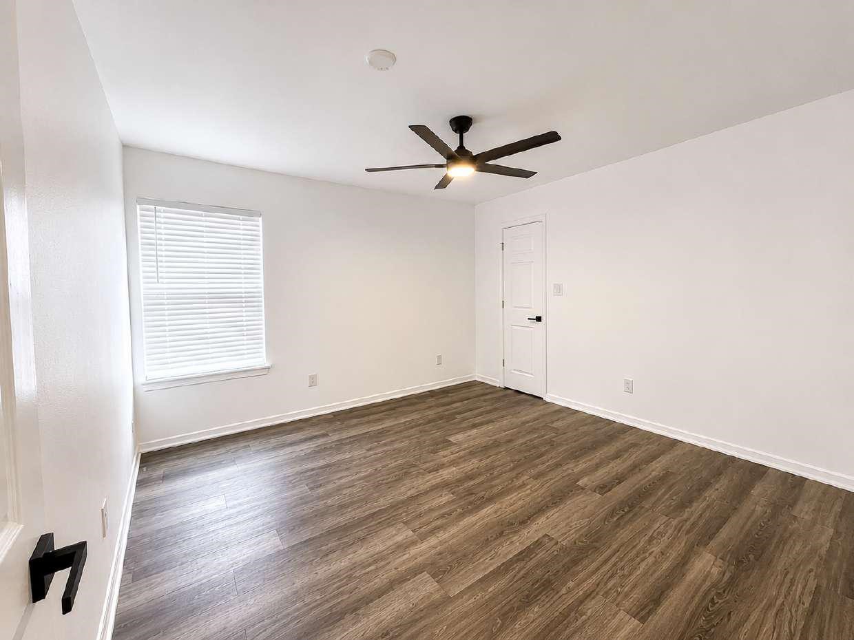 305 N Arizona Drive 307