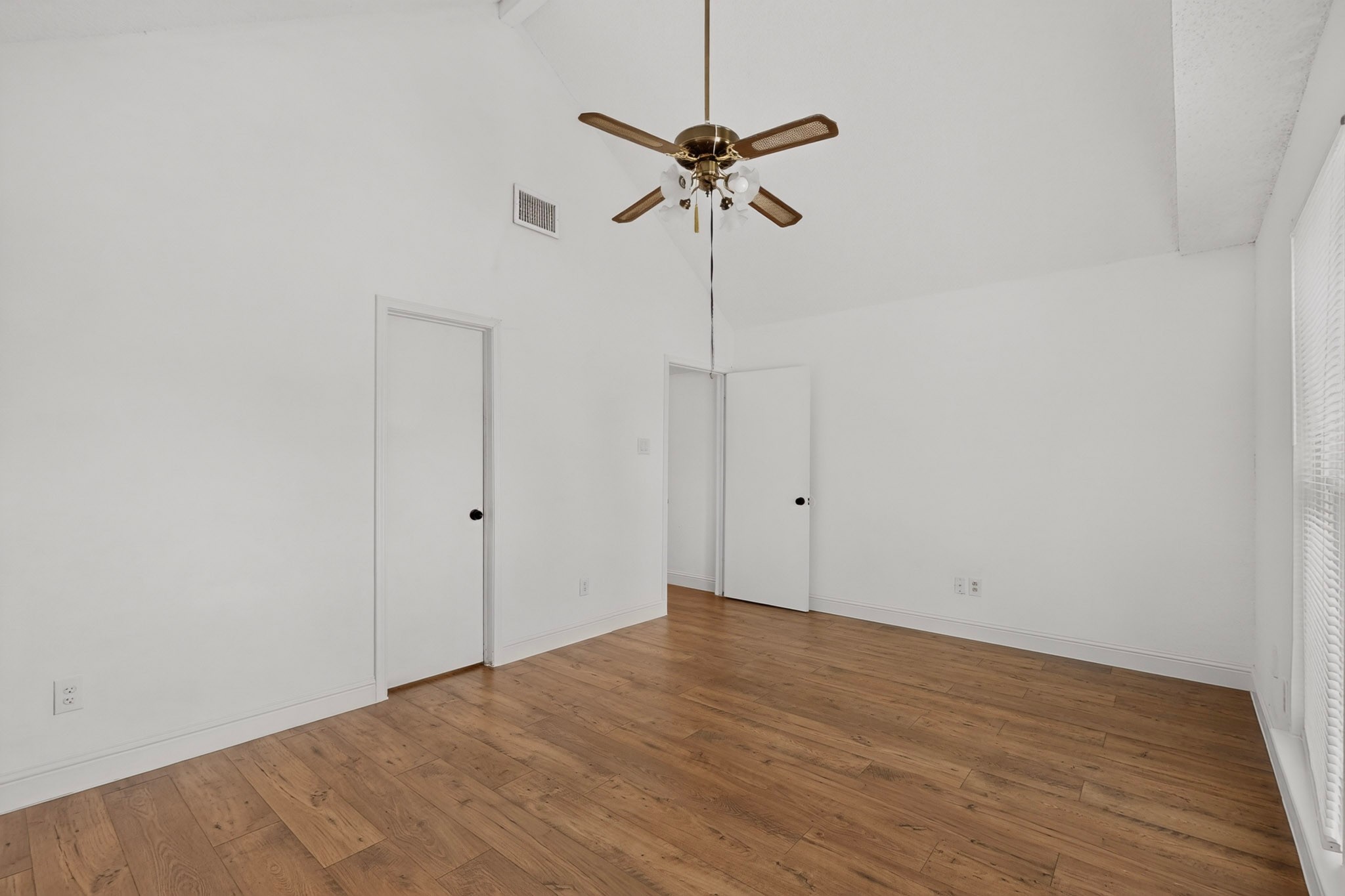 11820 Amberly Lane