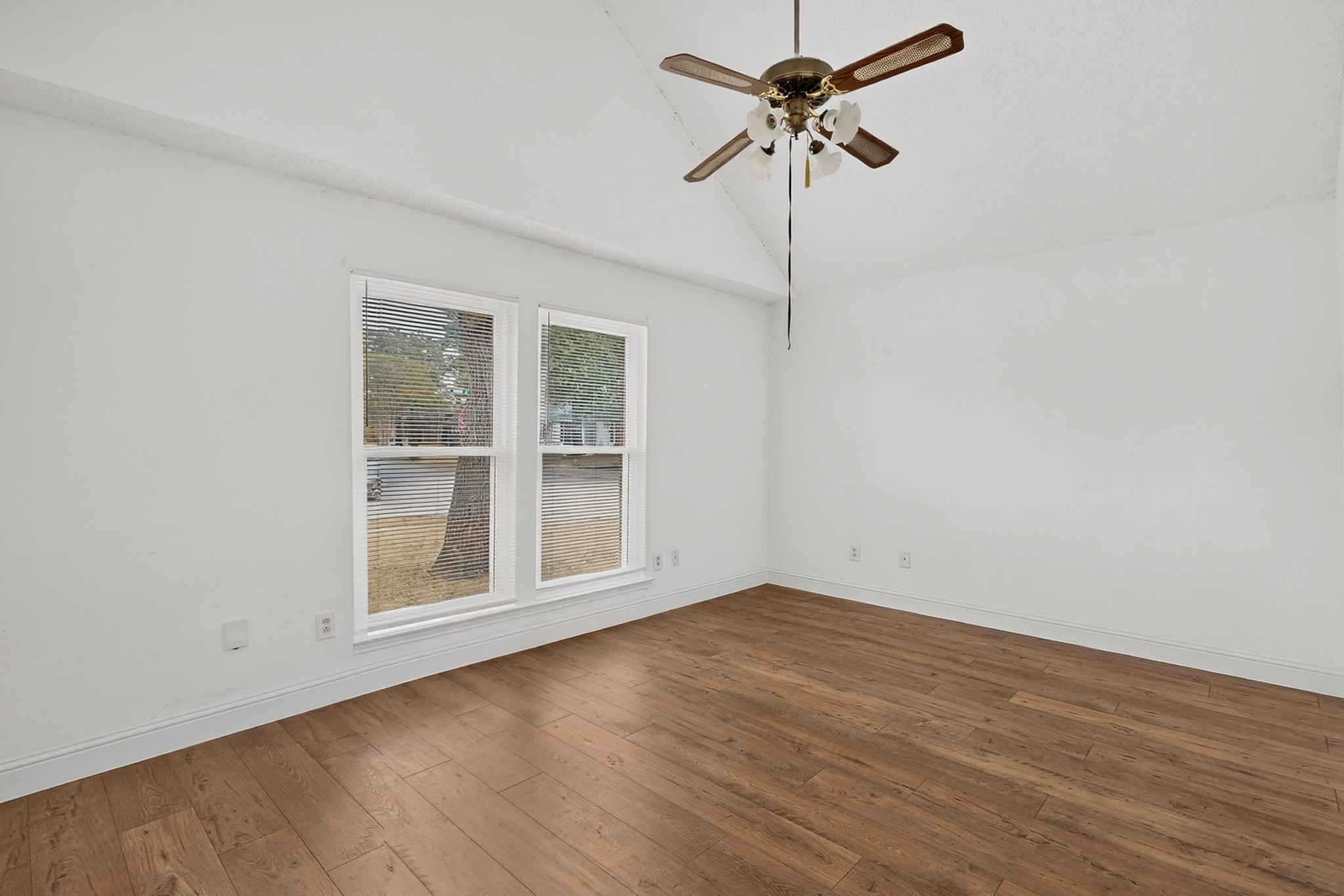 11820 Amberly Lane