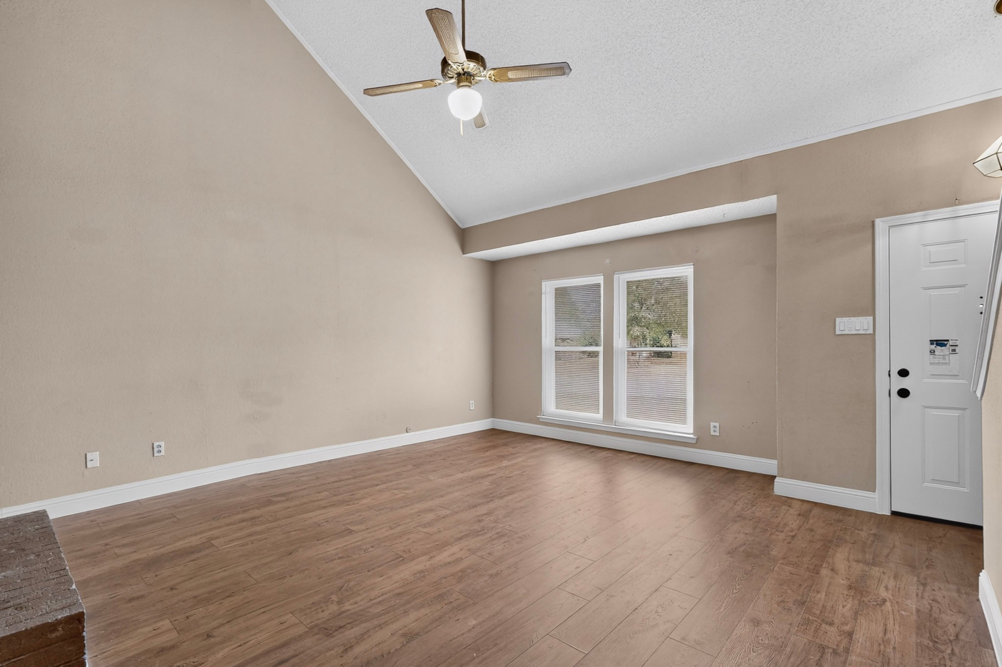 11820 Amberly Lane