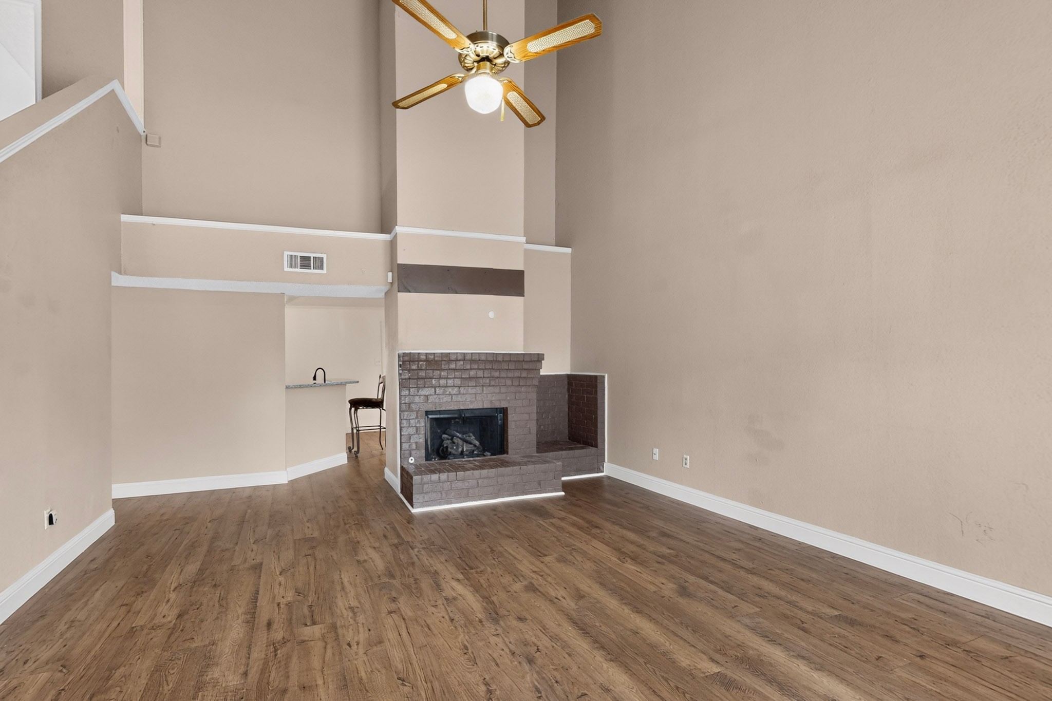 11820 Amberly Lane