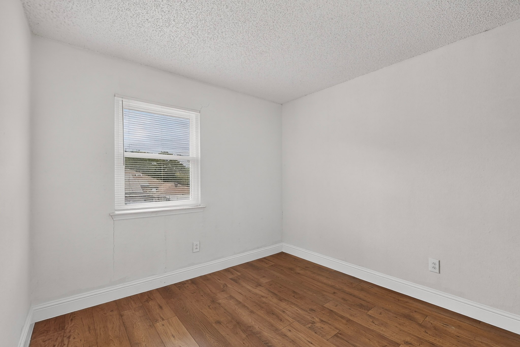 11820 Amberly Lane