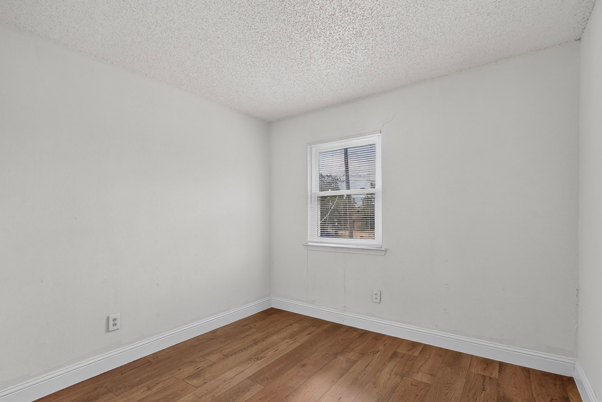 11820 Amberly Lane