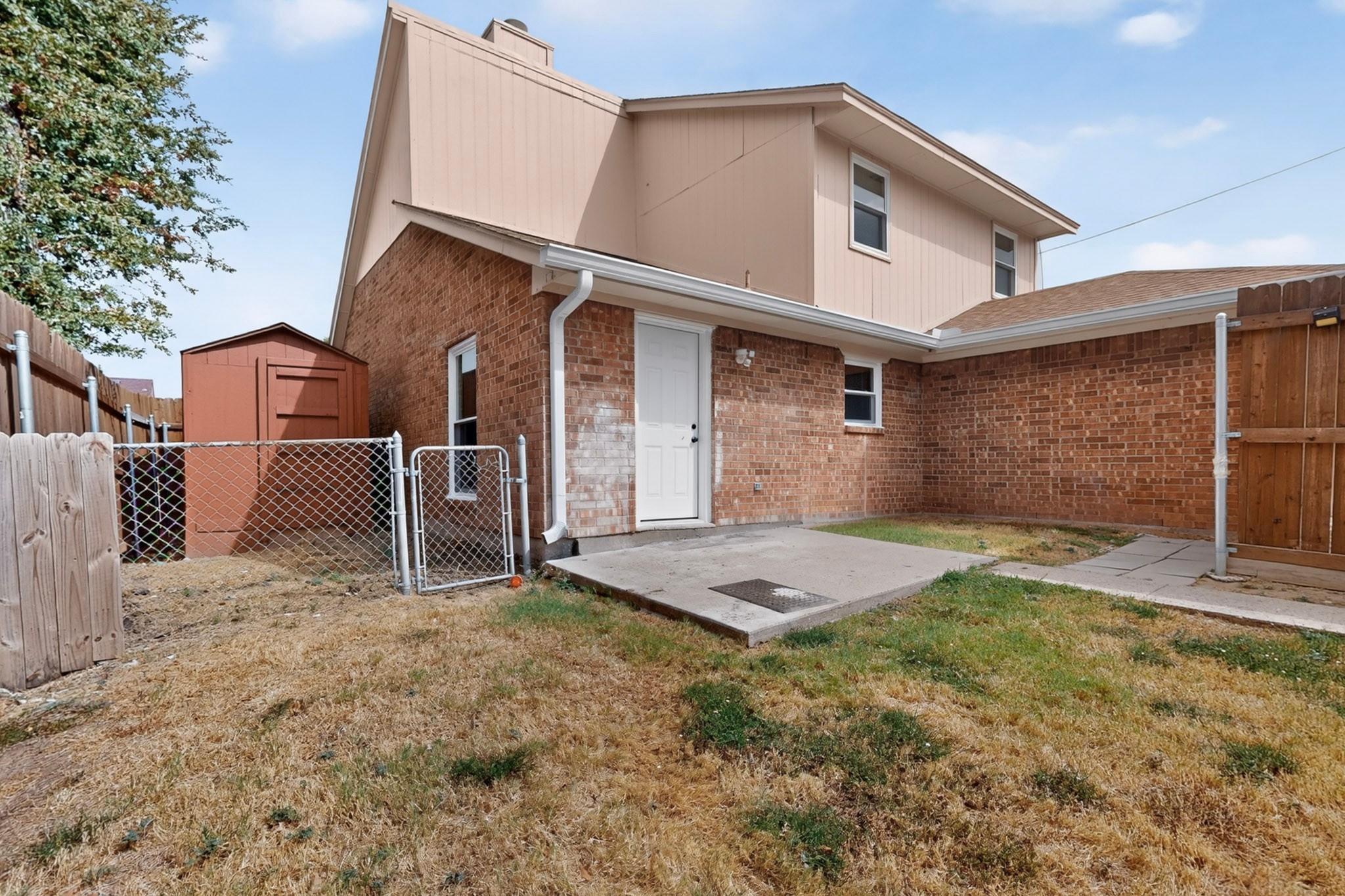 11820 Amberly Lane