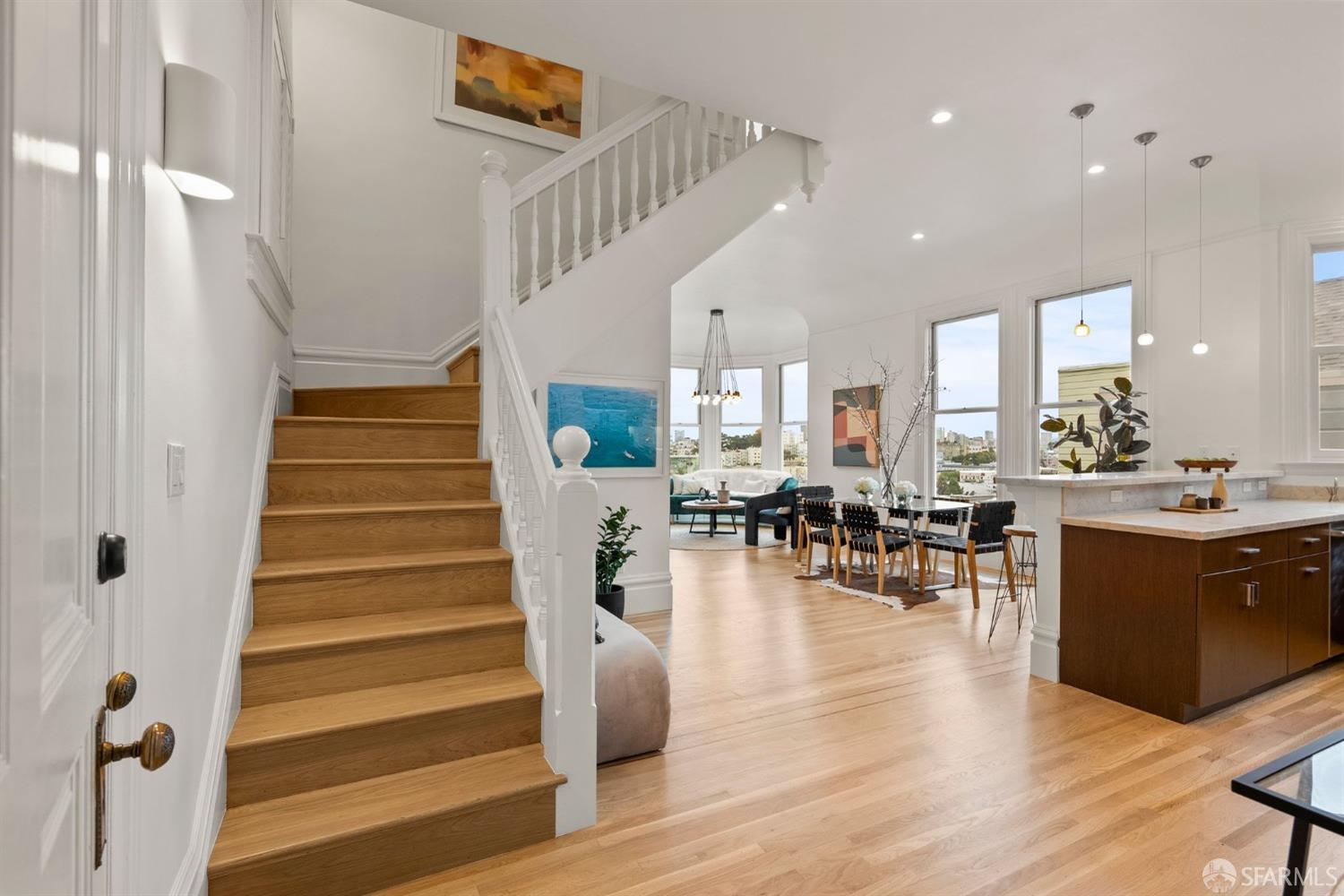 860 Waller Street # 5