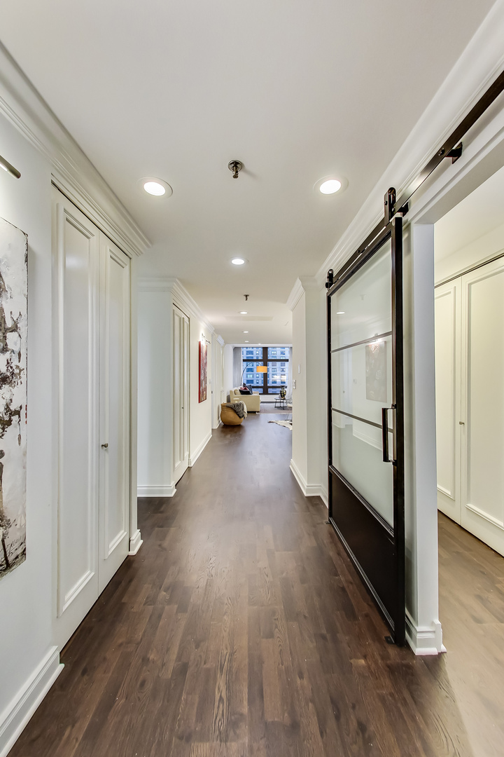 680 N Lake Shore Drive Unit: 1216