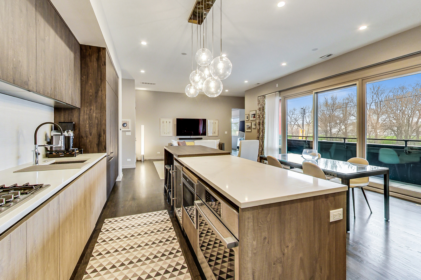 1311 W Chicago Avenue Unit: 2N