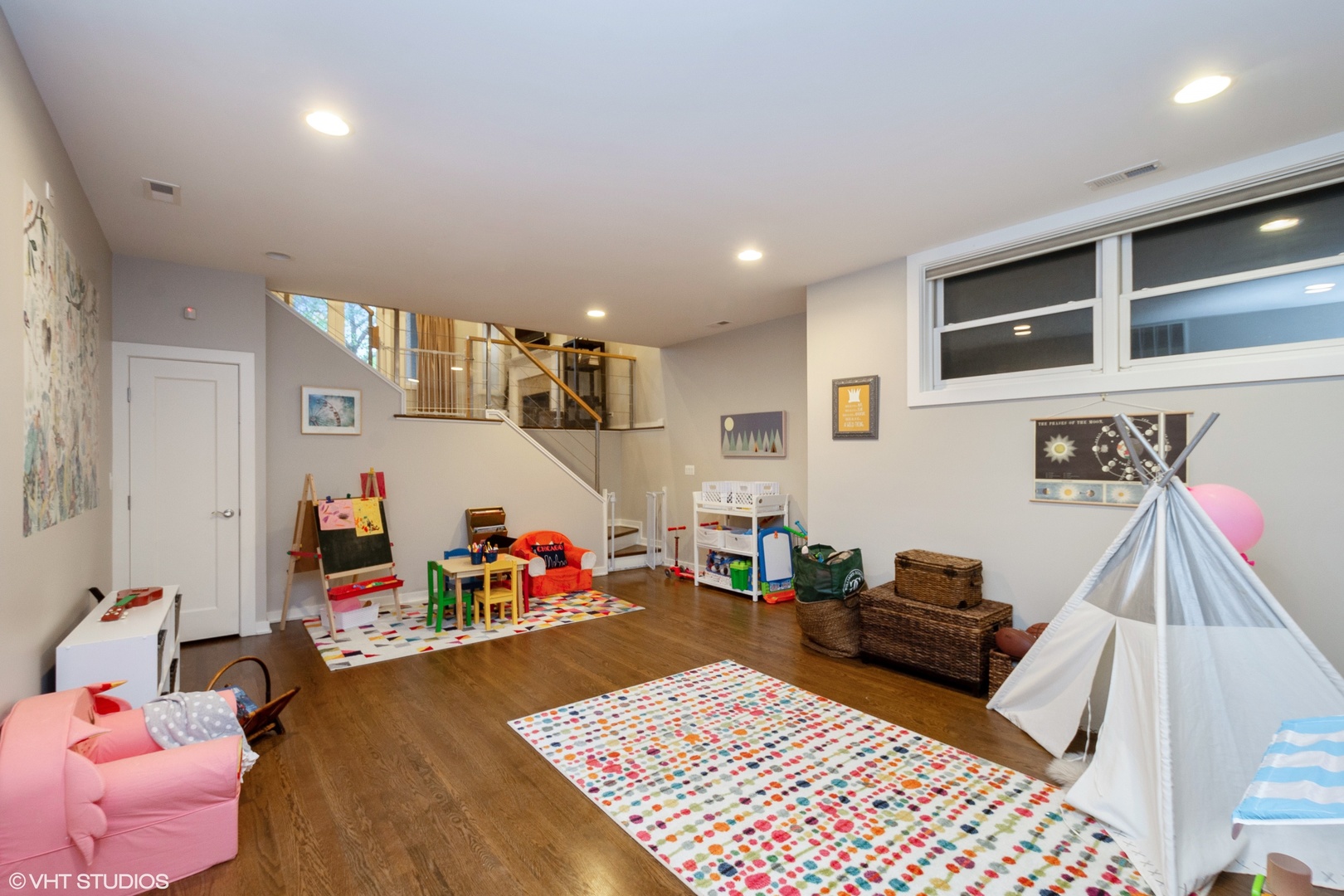 1955 W CORTLAND Street Unit: 1E