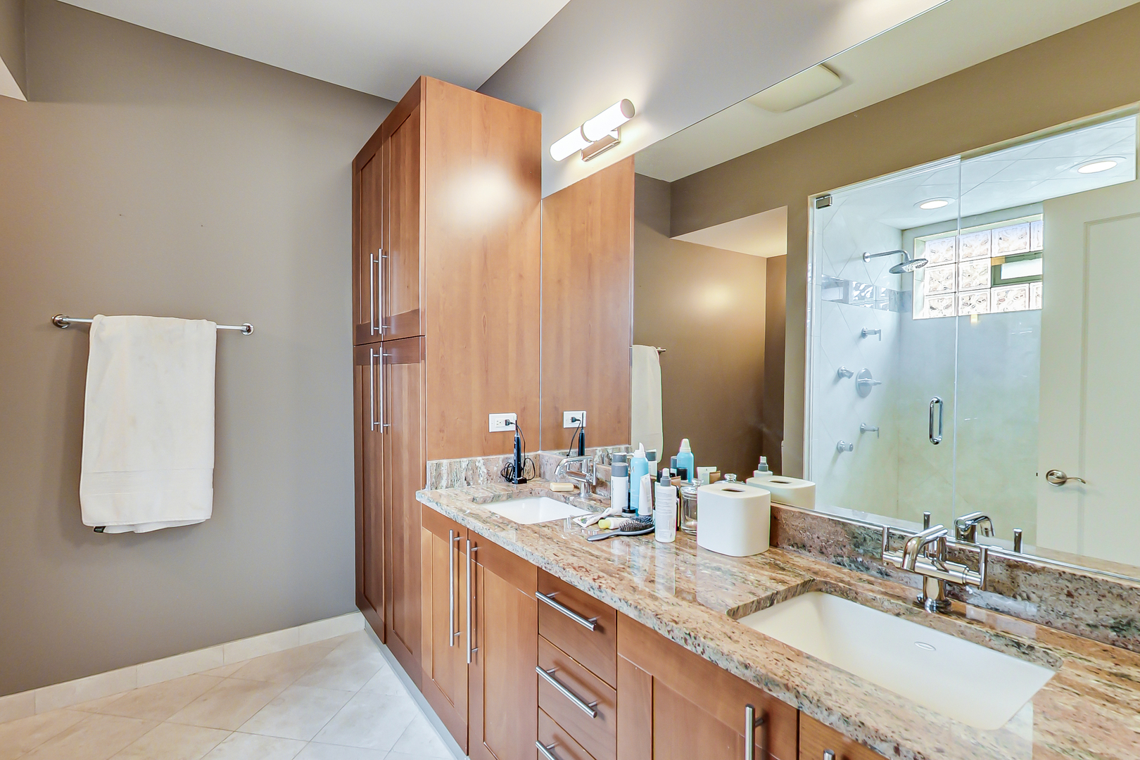 1955 W CORTLAND Street Unit: 1E
