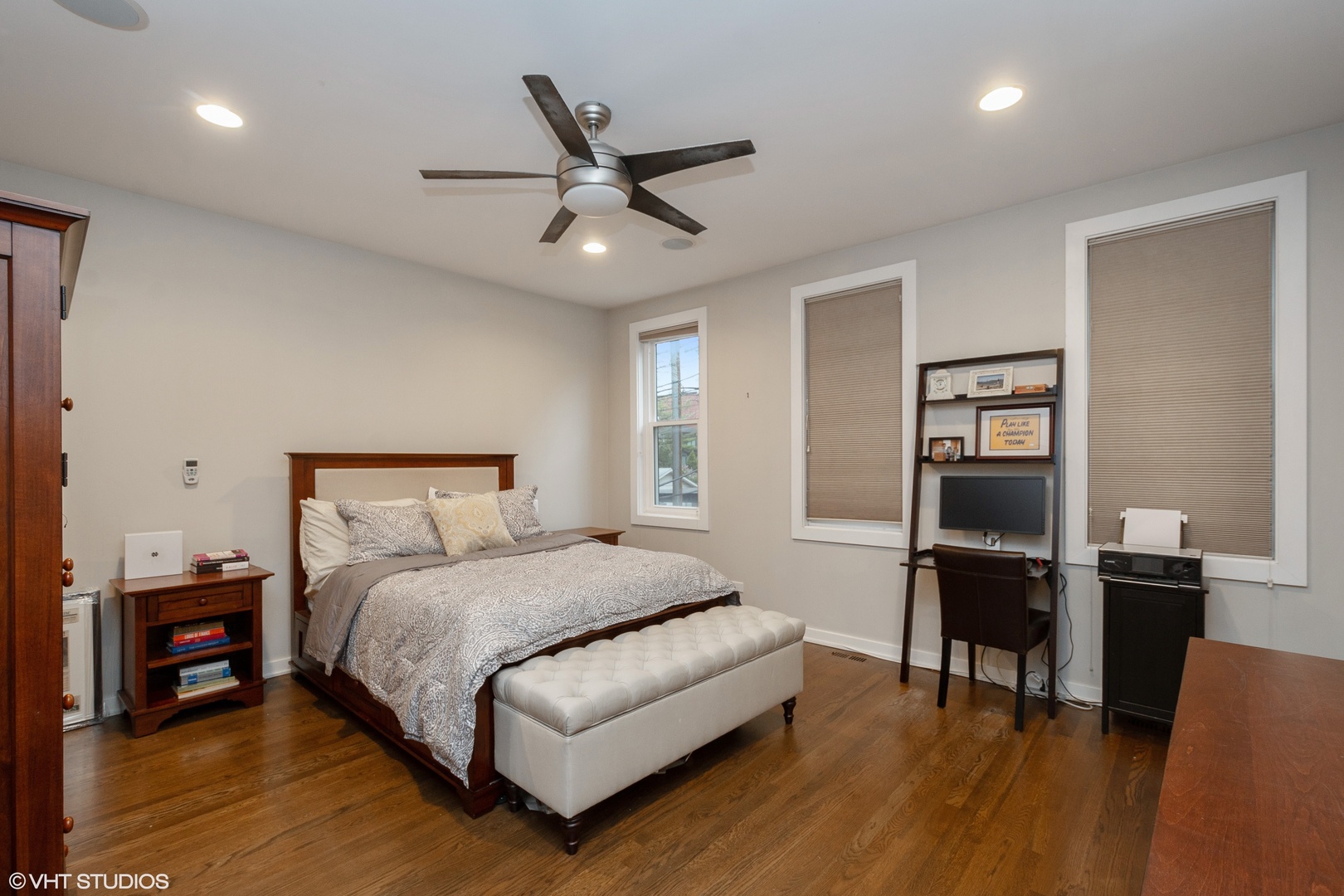 1955 W CORTLAND Street Unit: 1E