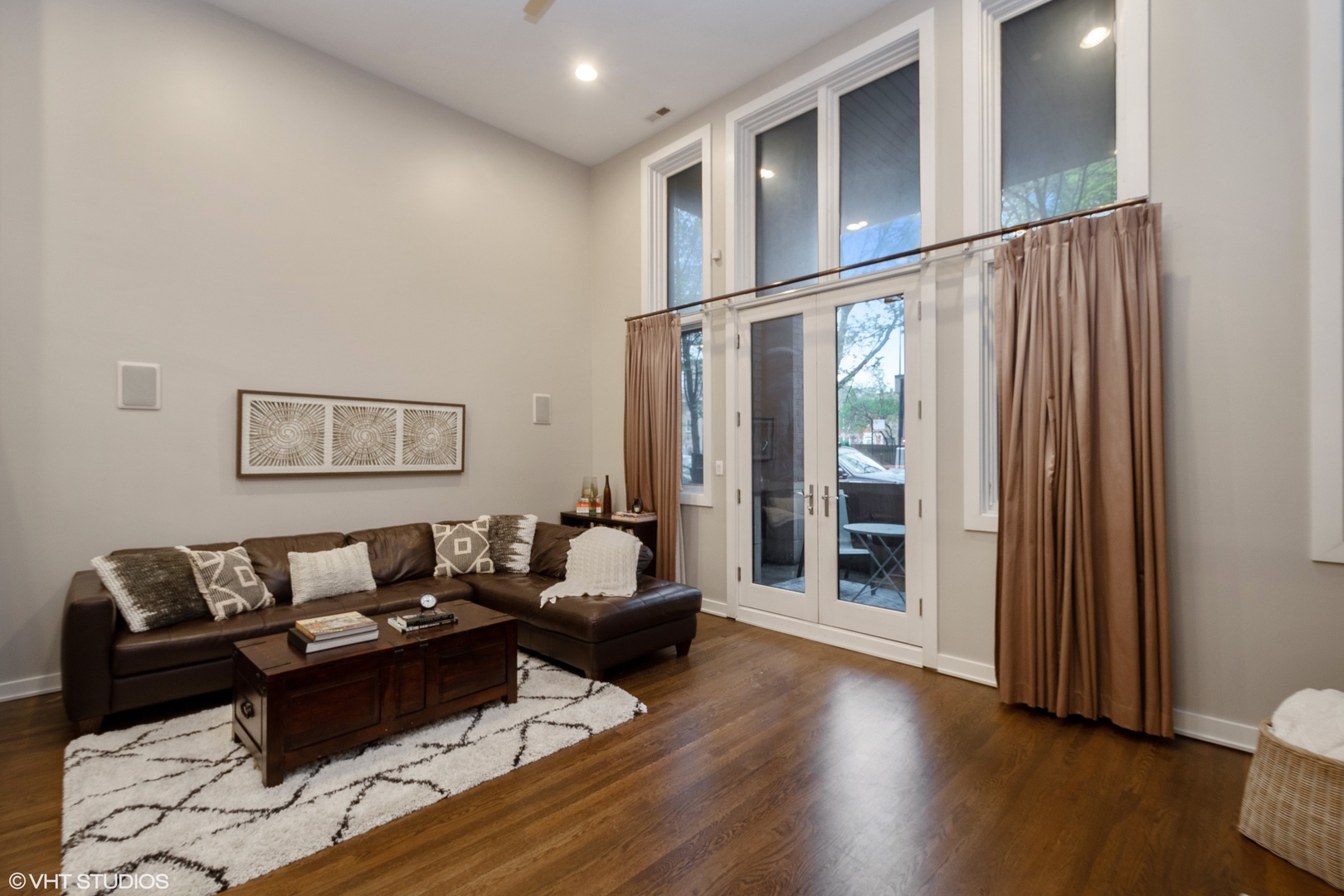 1955 W CORTLAND Street Unit: 1E