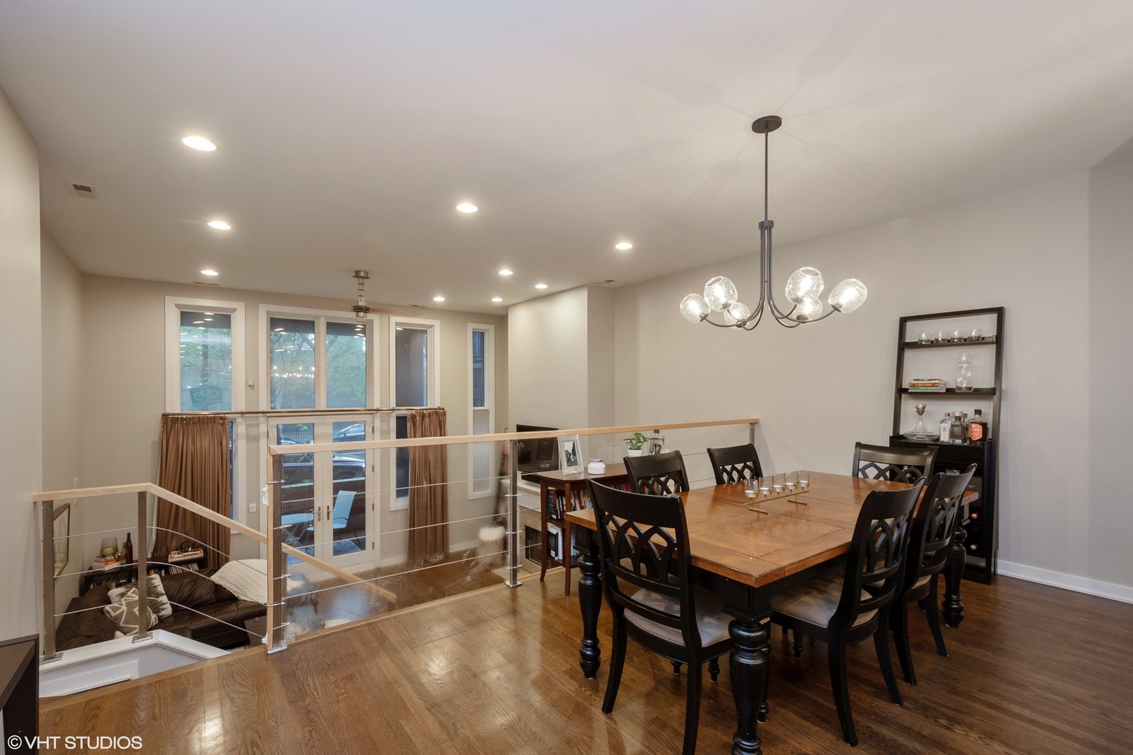 1955 W CORTLAND Street Unit: 1E