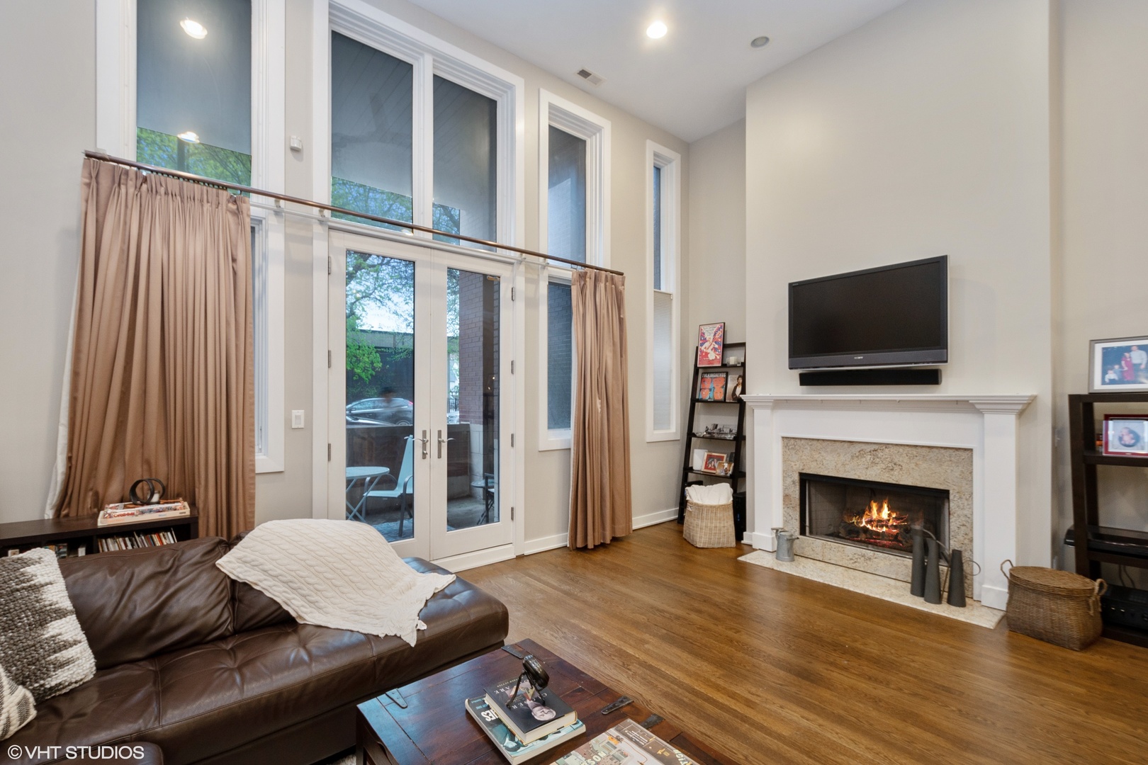 1955 W CORTLAND Street Unit: 1E