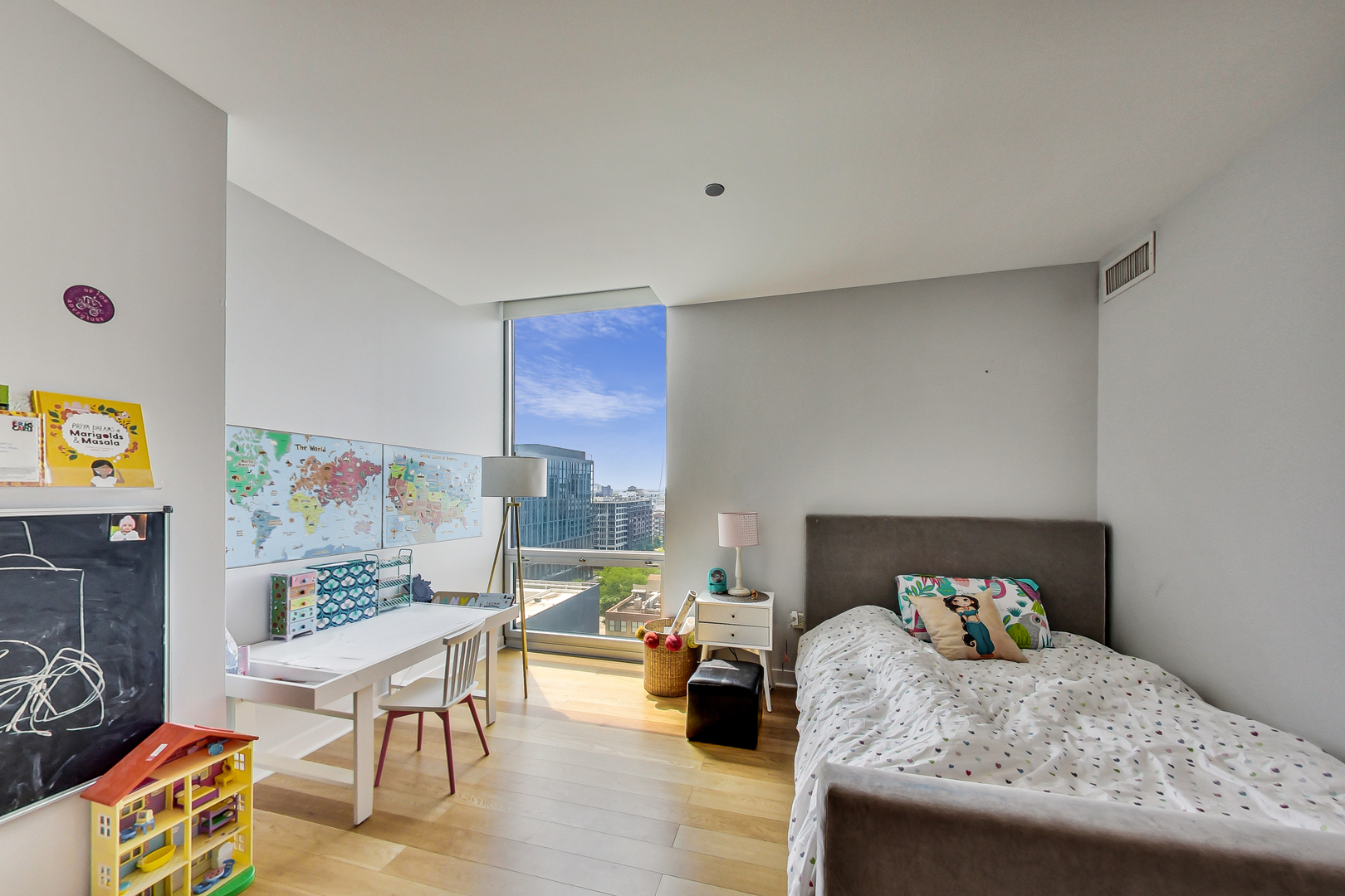 737 W WASHINGTON Boulevard Unit: 1308
