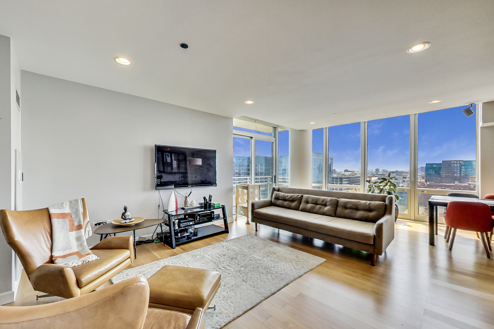 737 W WASHINGTON Boulevard Unit: 1308