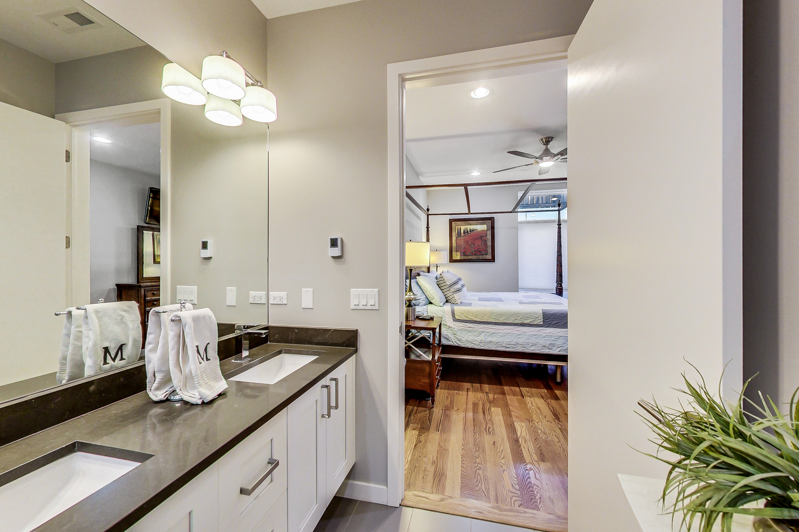 5 N Oakley Boulevard Unit: 308