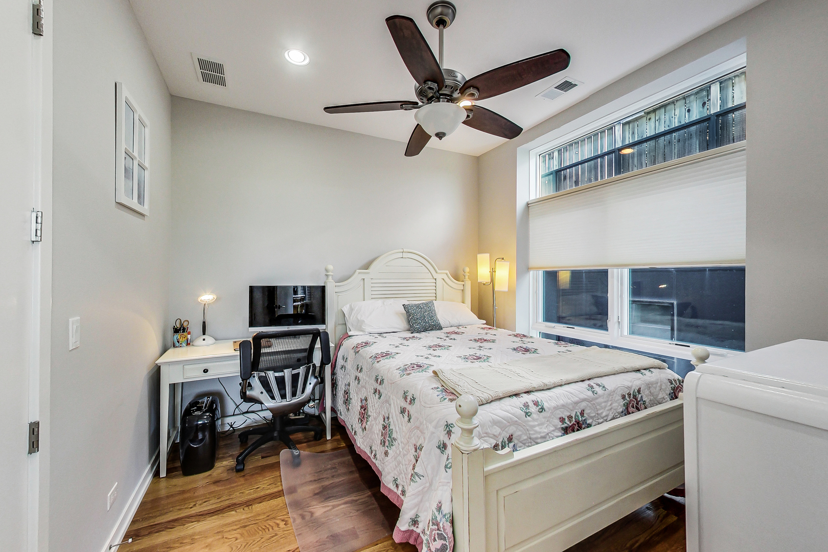 5 N Oakley Boulevard Unit: 308