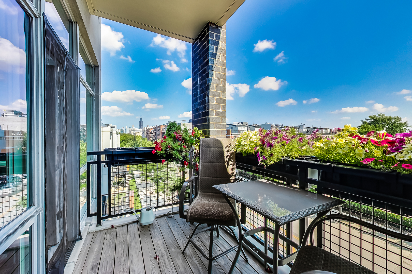 5 N Oakley Boulevard Unit: 308