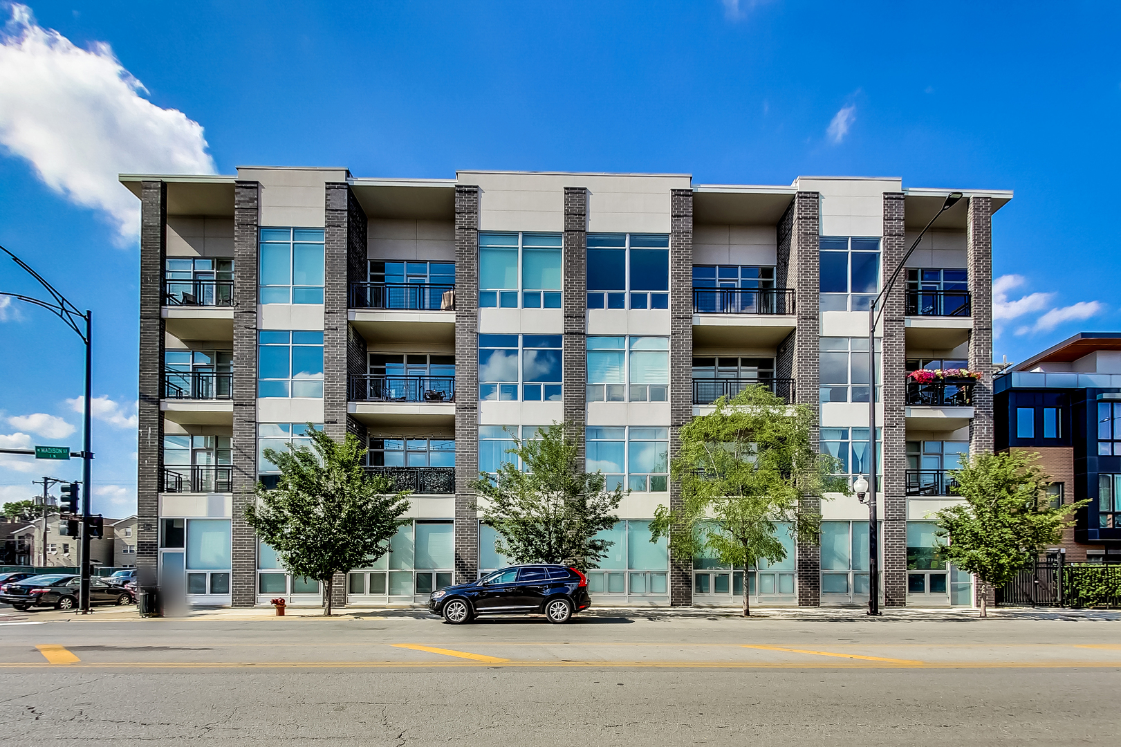 5 N Oakley Boulevard Unit: 308