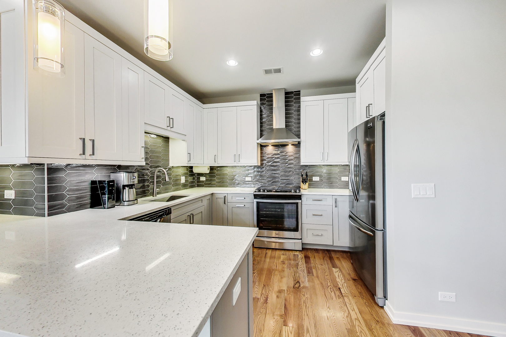 5 N Oakley Boulevard Unit: 308