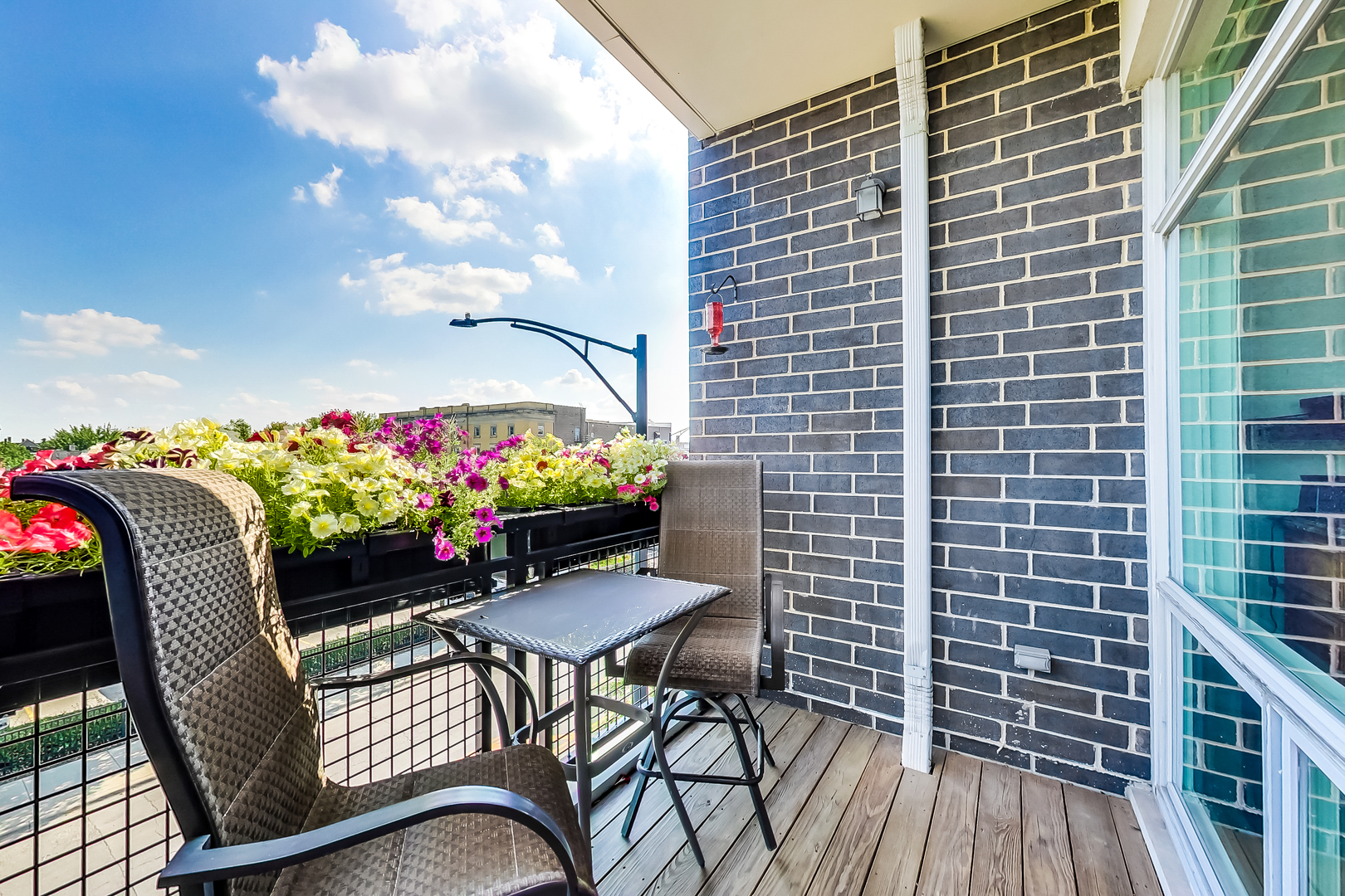 5 N Oakley Boulevard Unit: 308