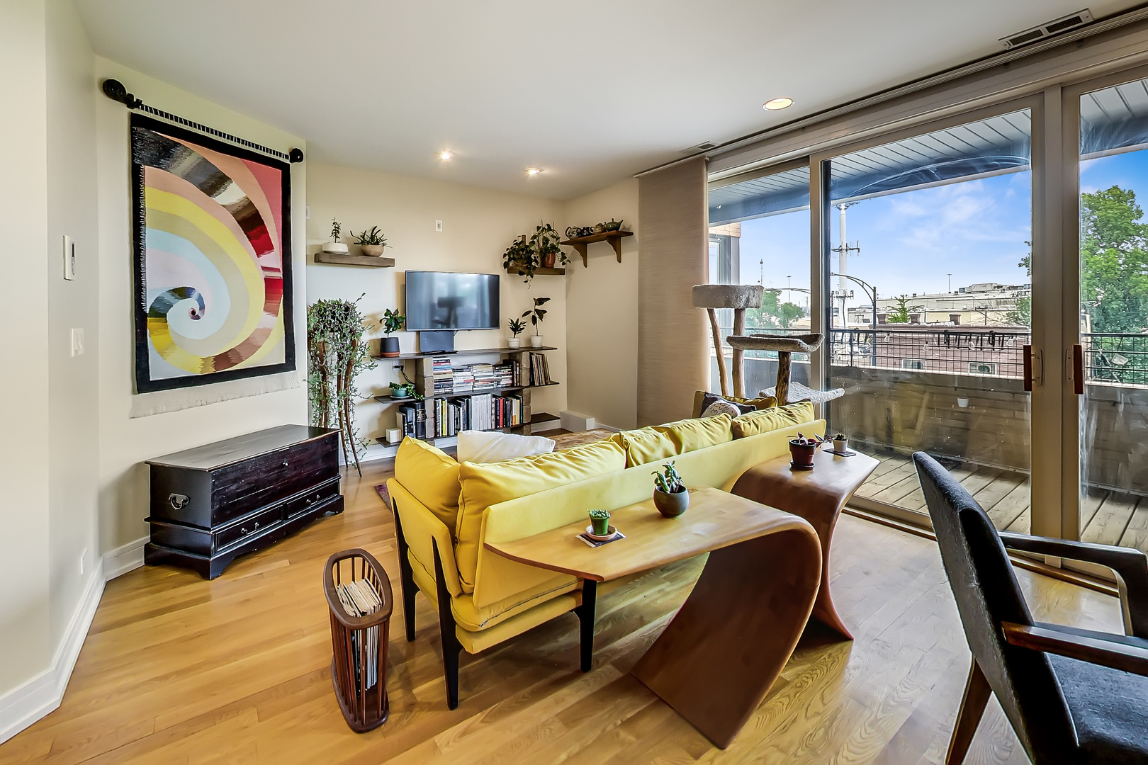 2800 W CHICAGO Avenue Unit: 3W