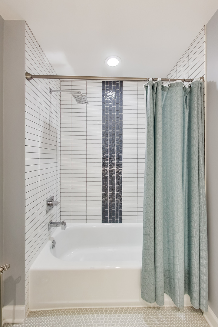 222 S Racine Avenue Unit: 307