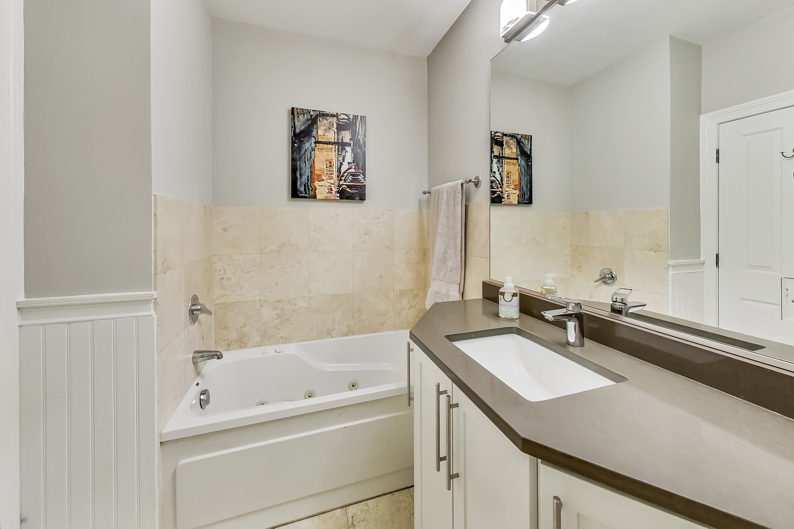 2130 W Division Street Unit: 3W