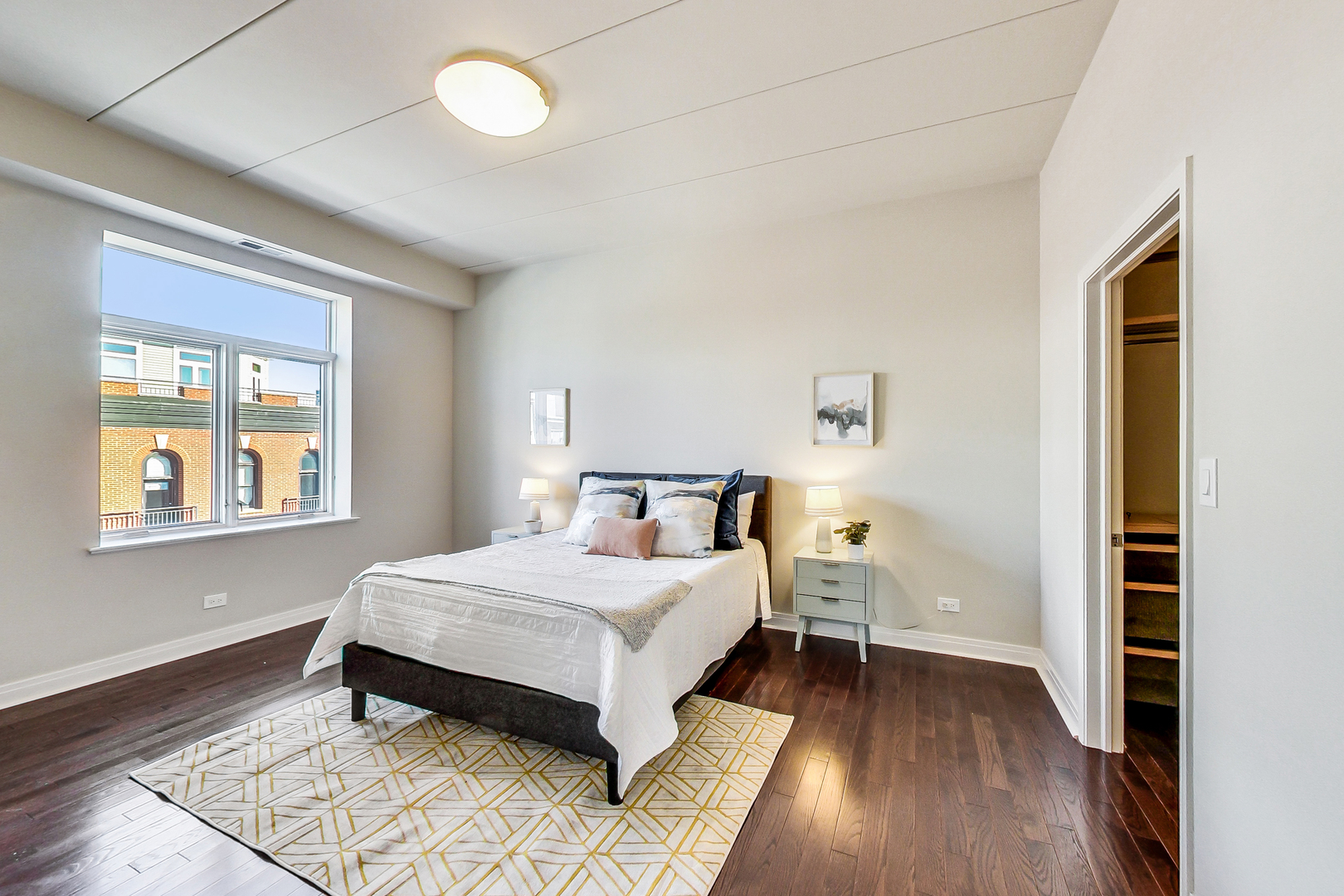 1111 W Madison Street Unit: 4E