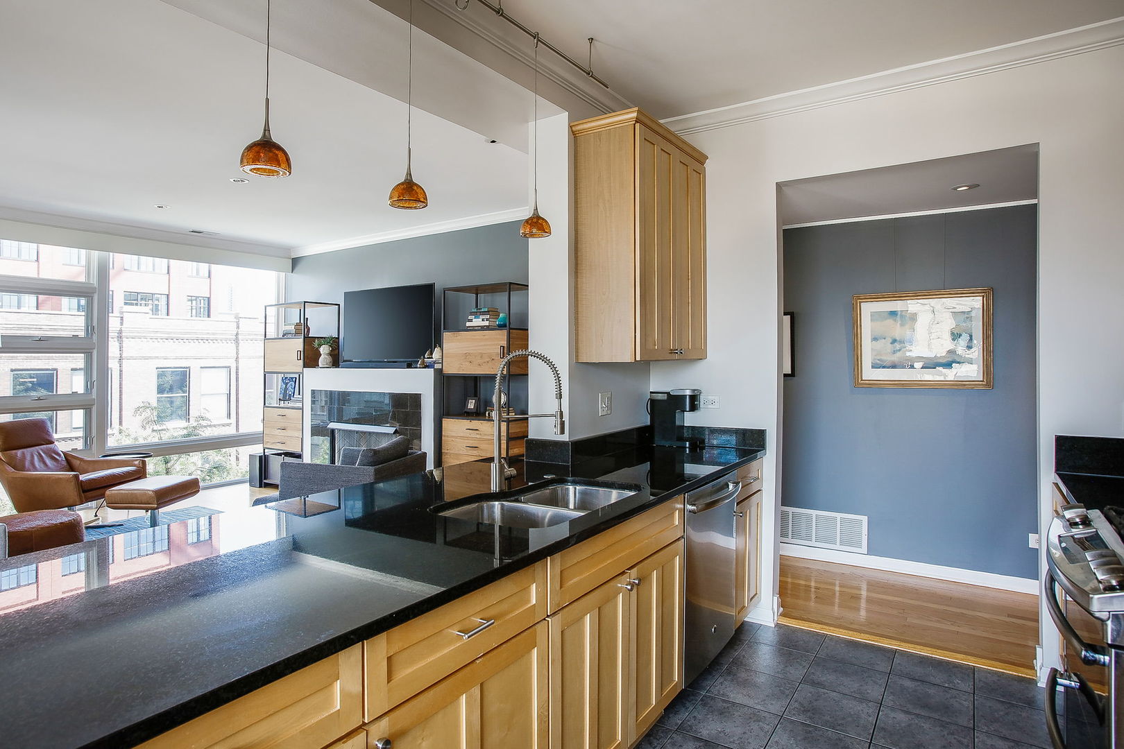 1141 W WASHINGTON Boulevard Unit: 243