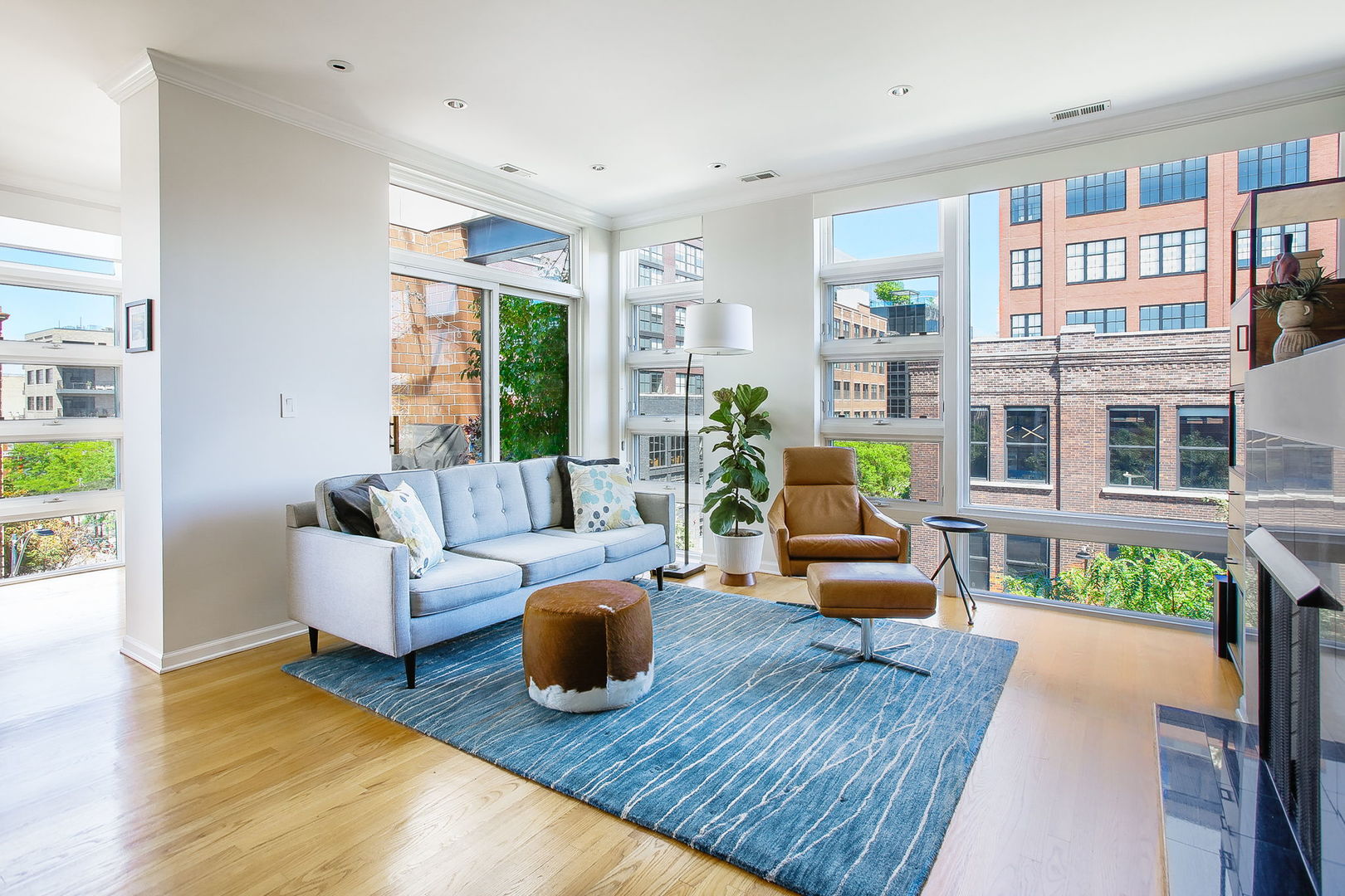 1141 W WASHINGTON Boulevard Unit: 243