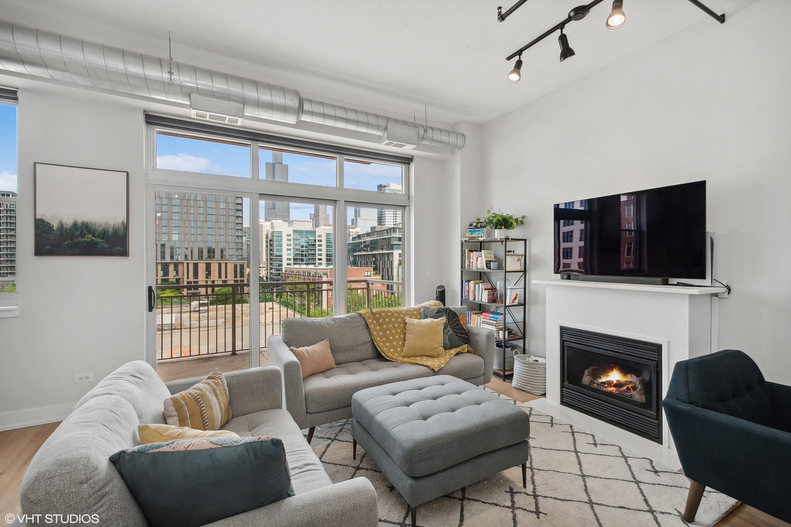 950 W Monroe Street Unit: 602