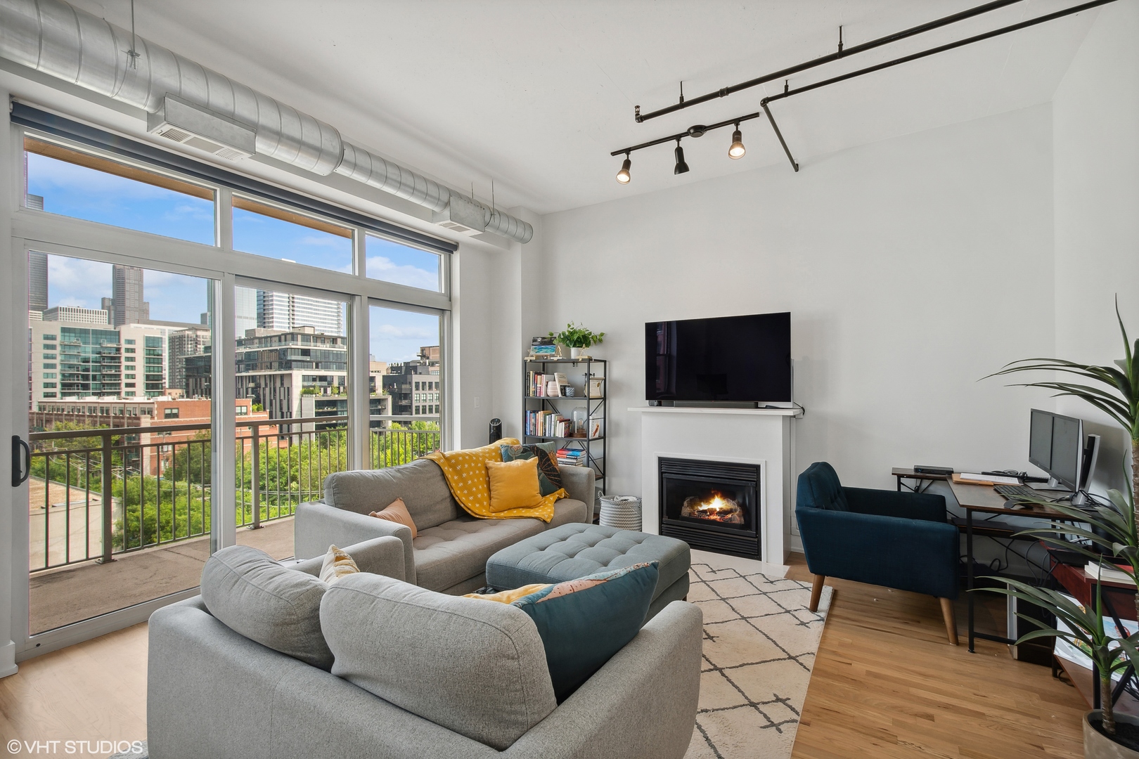 950 W Monroe Street Unit: 602