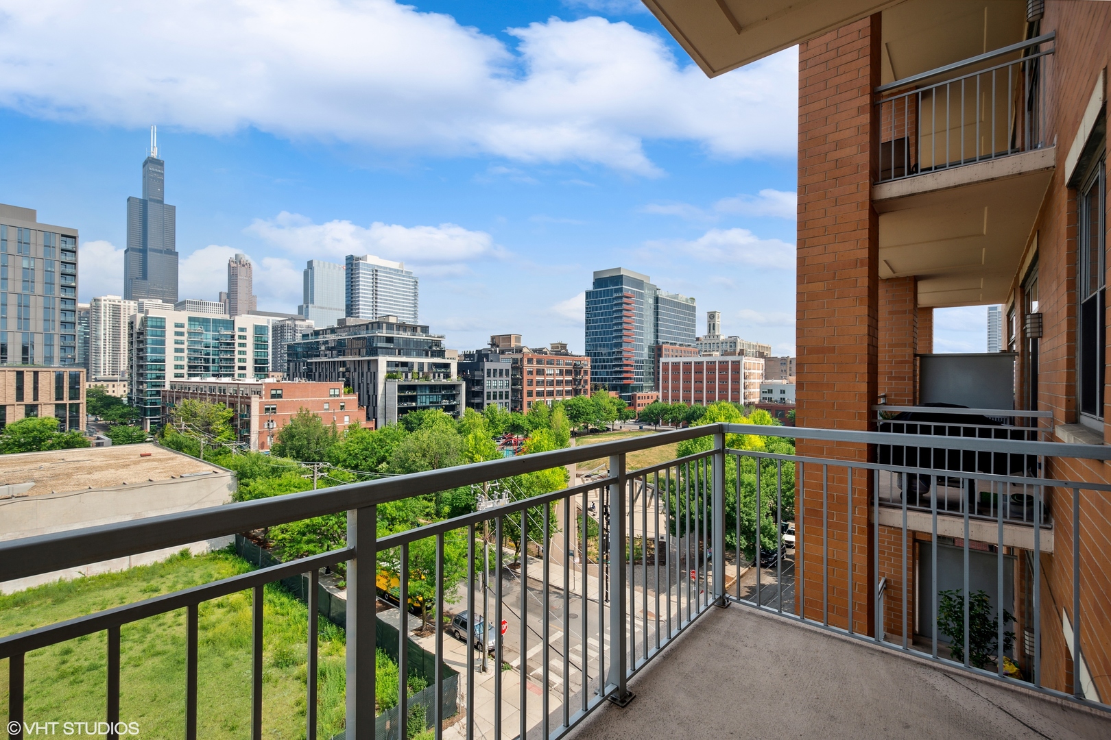 950 W Monroe Street Unit: 602