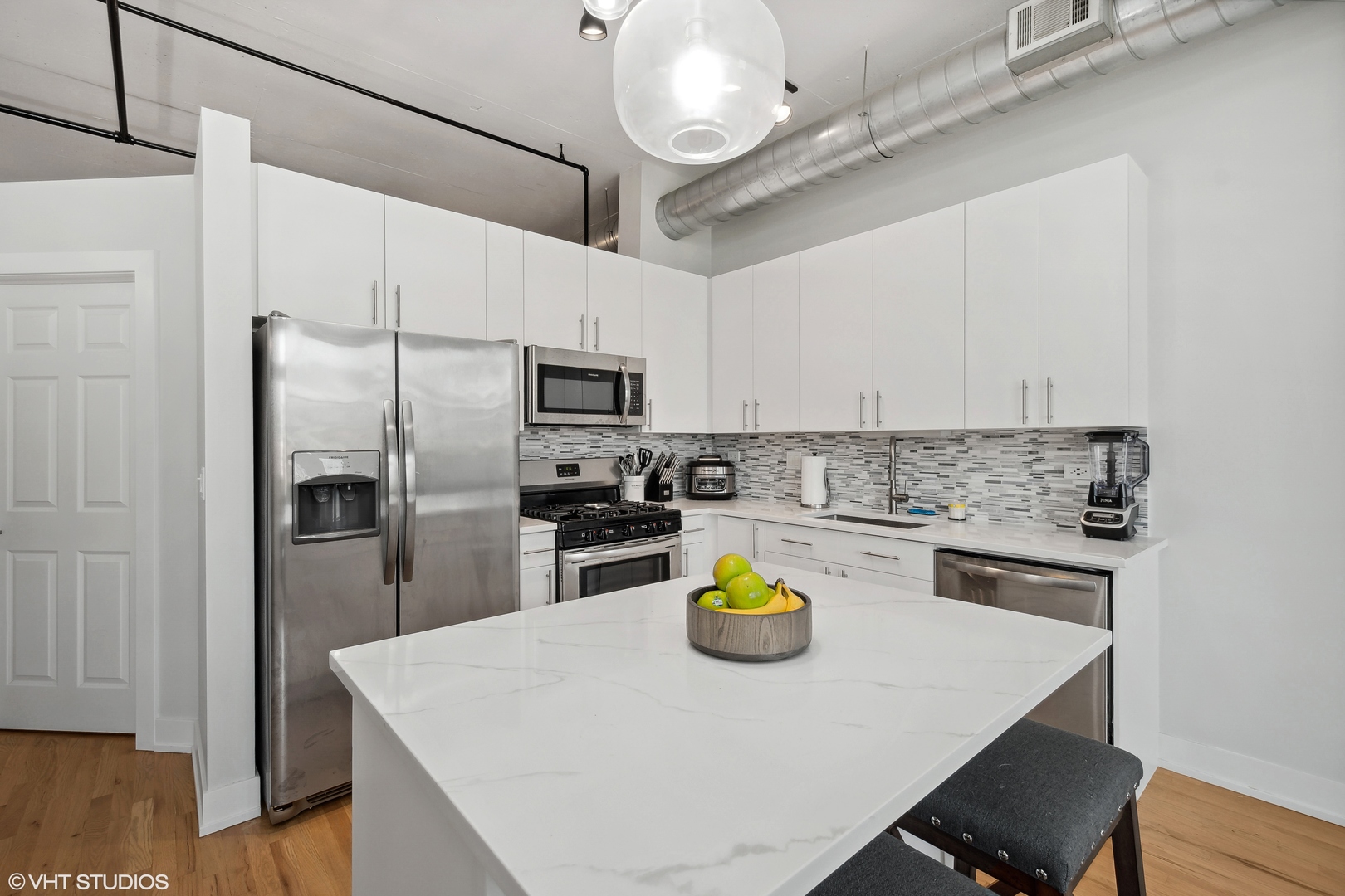 950 W Monroe Street Unit: 602