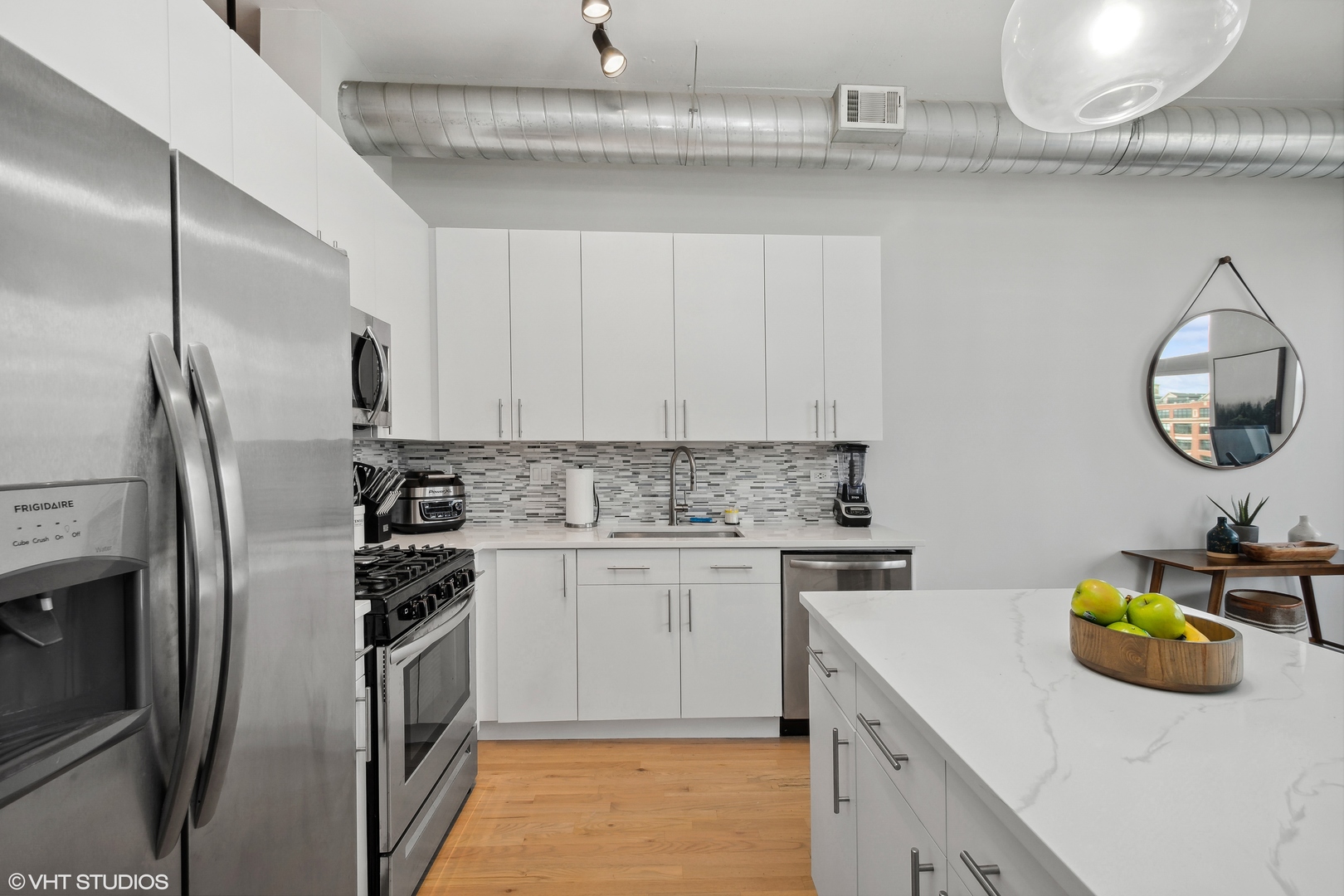 950 W Monroe Street Unit: 602
