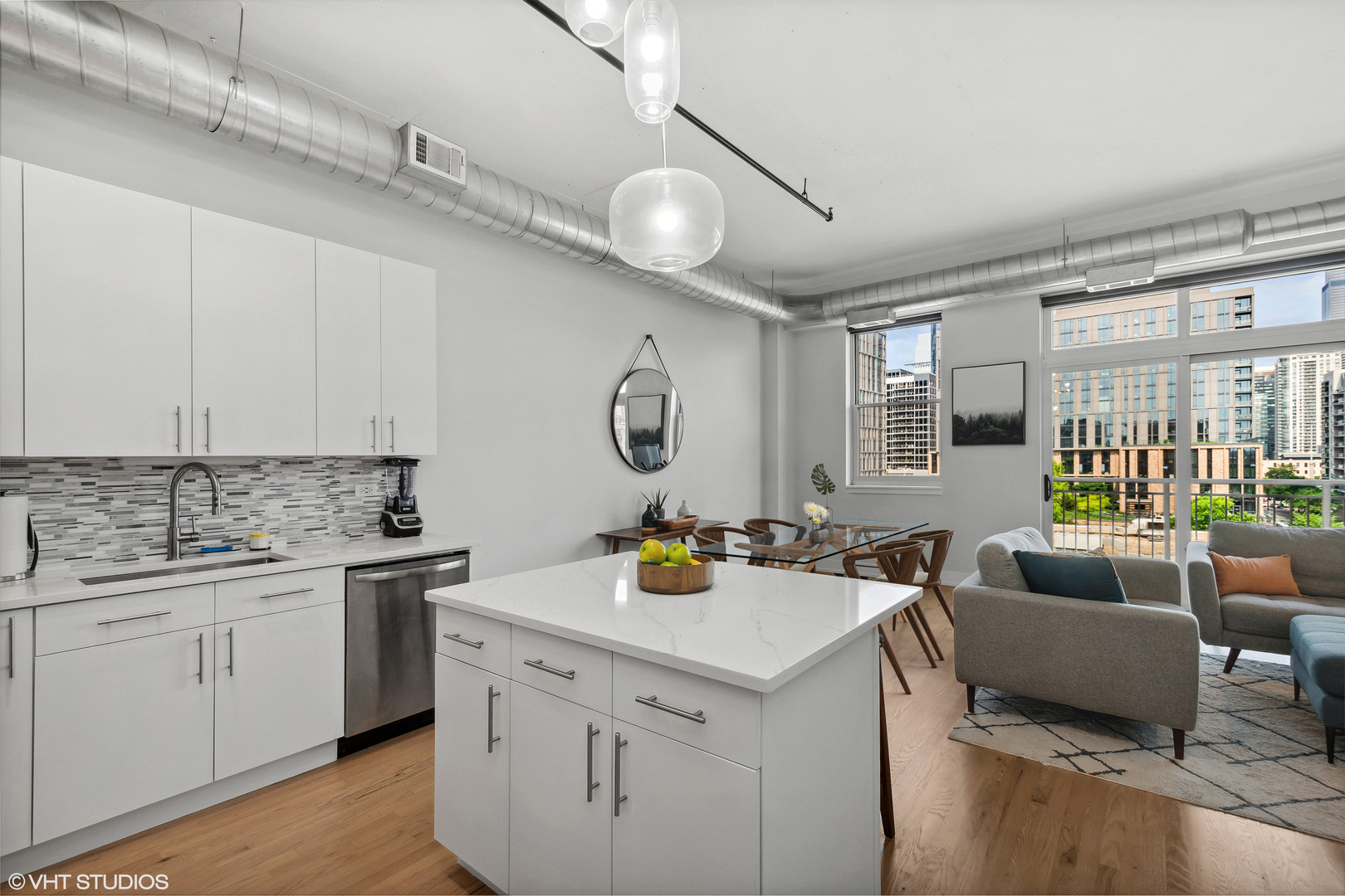 950 W Monroe Street Unit: 602