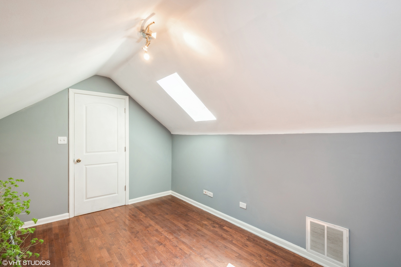 1903 N Mozart Street Unit: 2