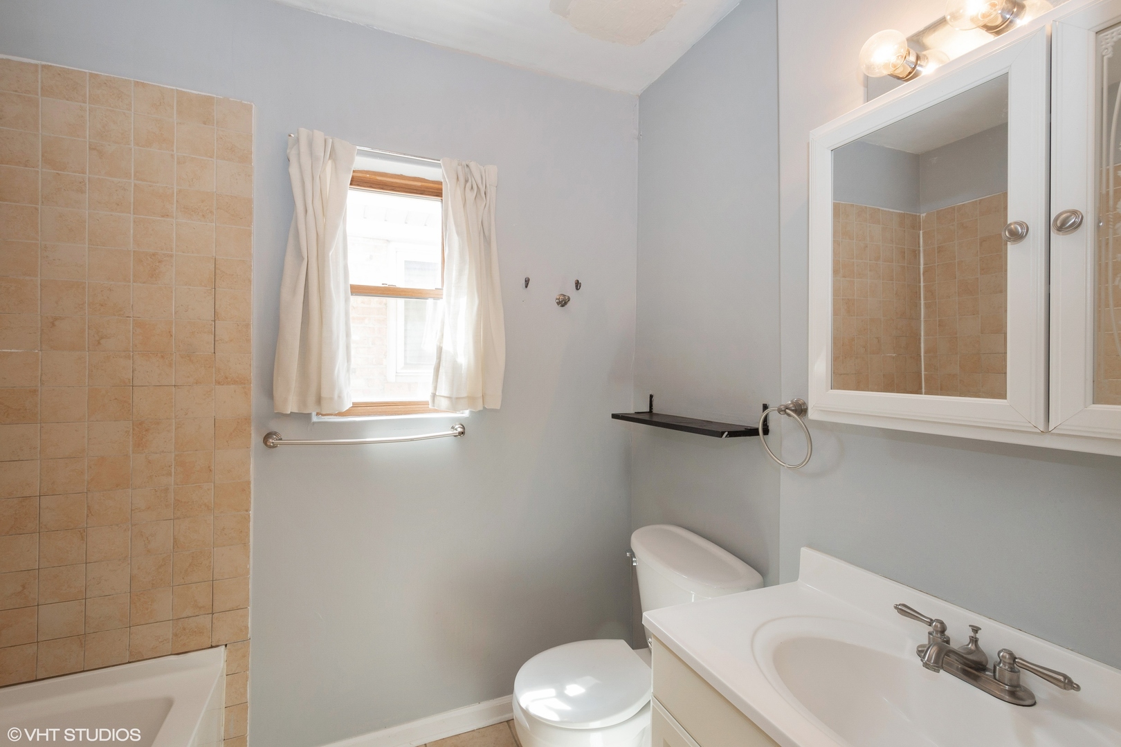 1903 N Mozart Street Unit: 2